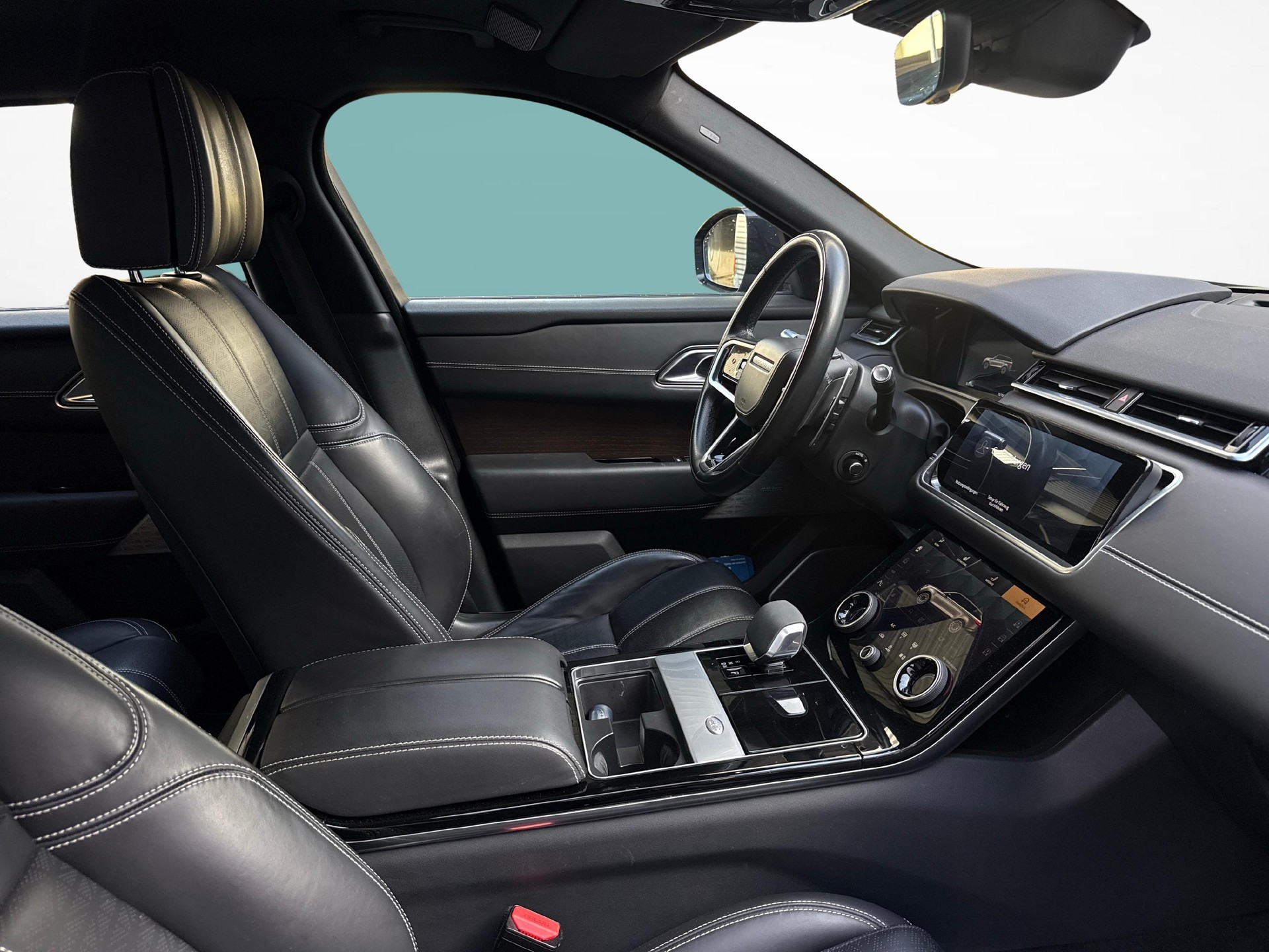 LAND ROVER Range Rover Velar 3.0 D I6 300 R-Dynamic HSE-image-9