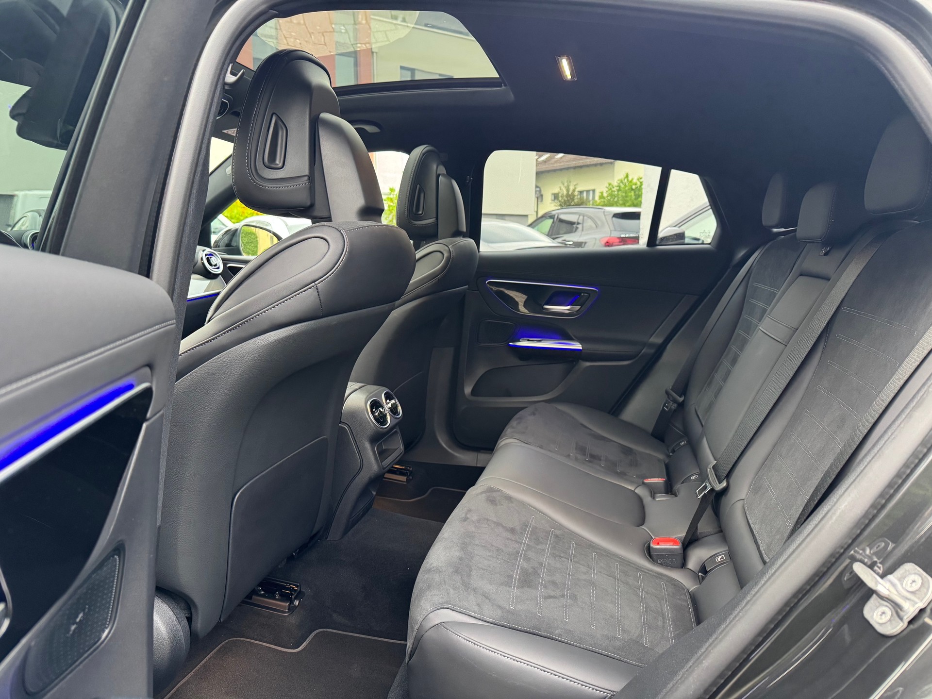 MERCEDES-BENZ GLC Coupé 220 d AMG Line 4Matic 9G-Tronic-image-21