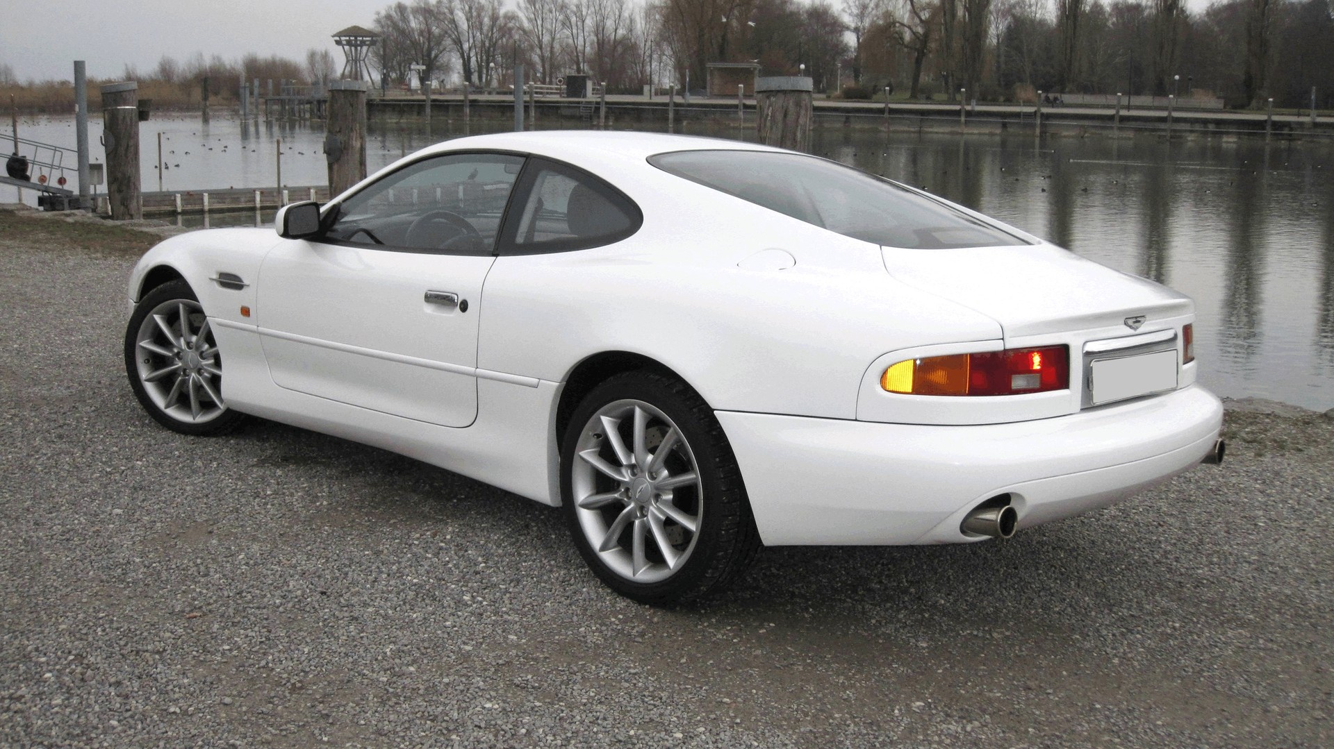 ASTON MARTIN DB7 Vantage-image-1