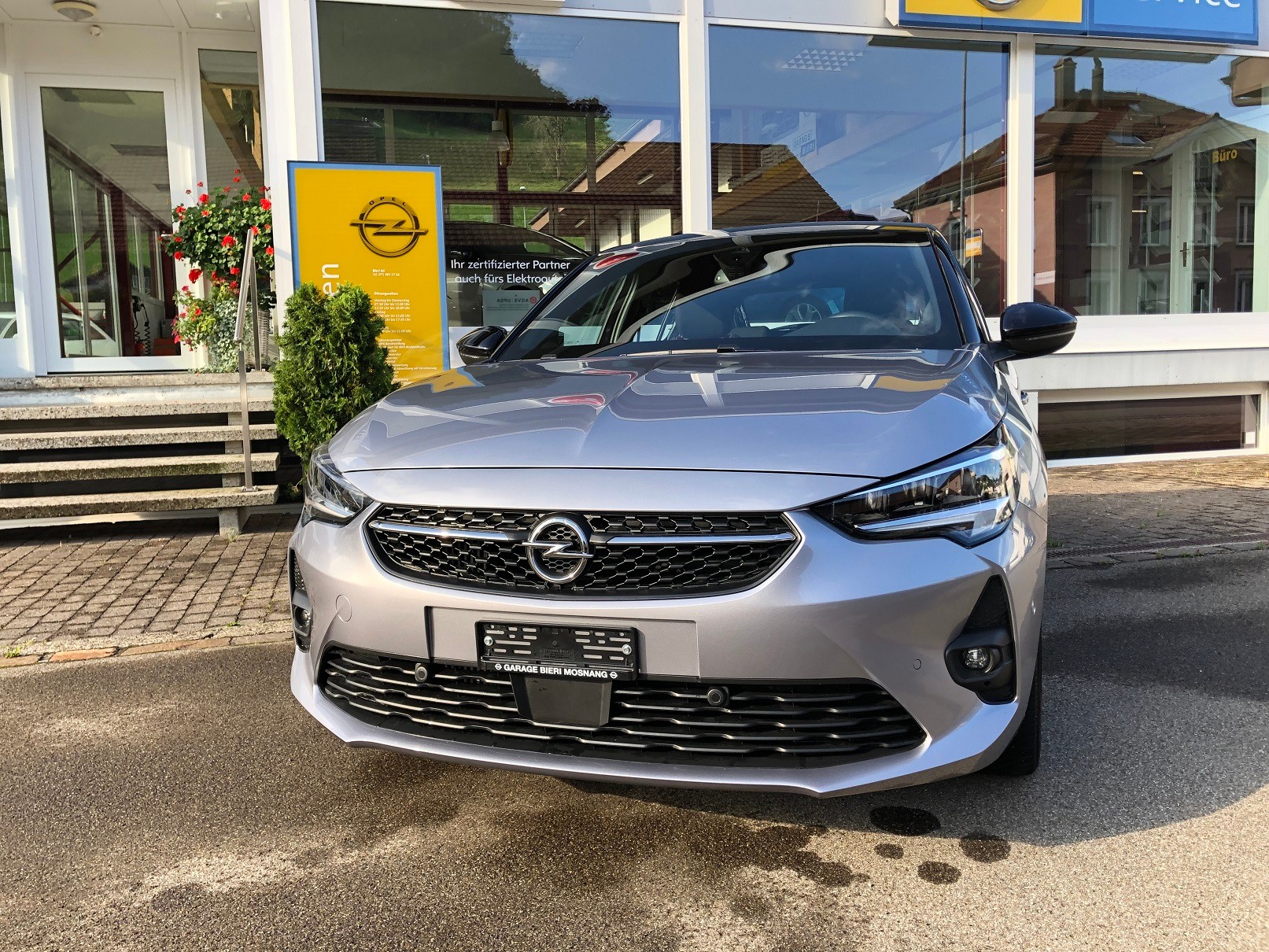 OPEL Corsa 1.2 T 130 GS Line-showroom-element-1