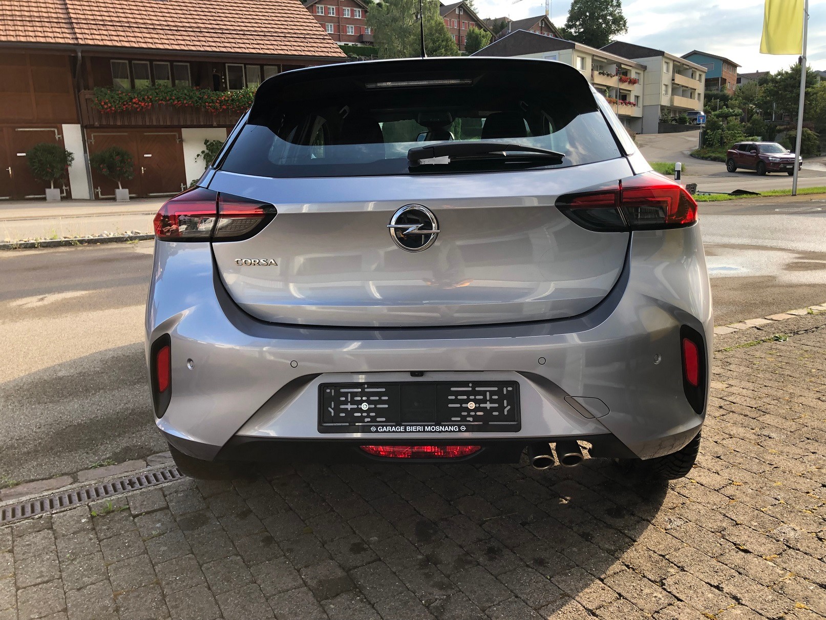 OPEL Corsa 1.2 T 130 GS Line-showroom-element-3