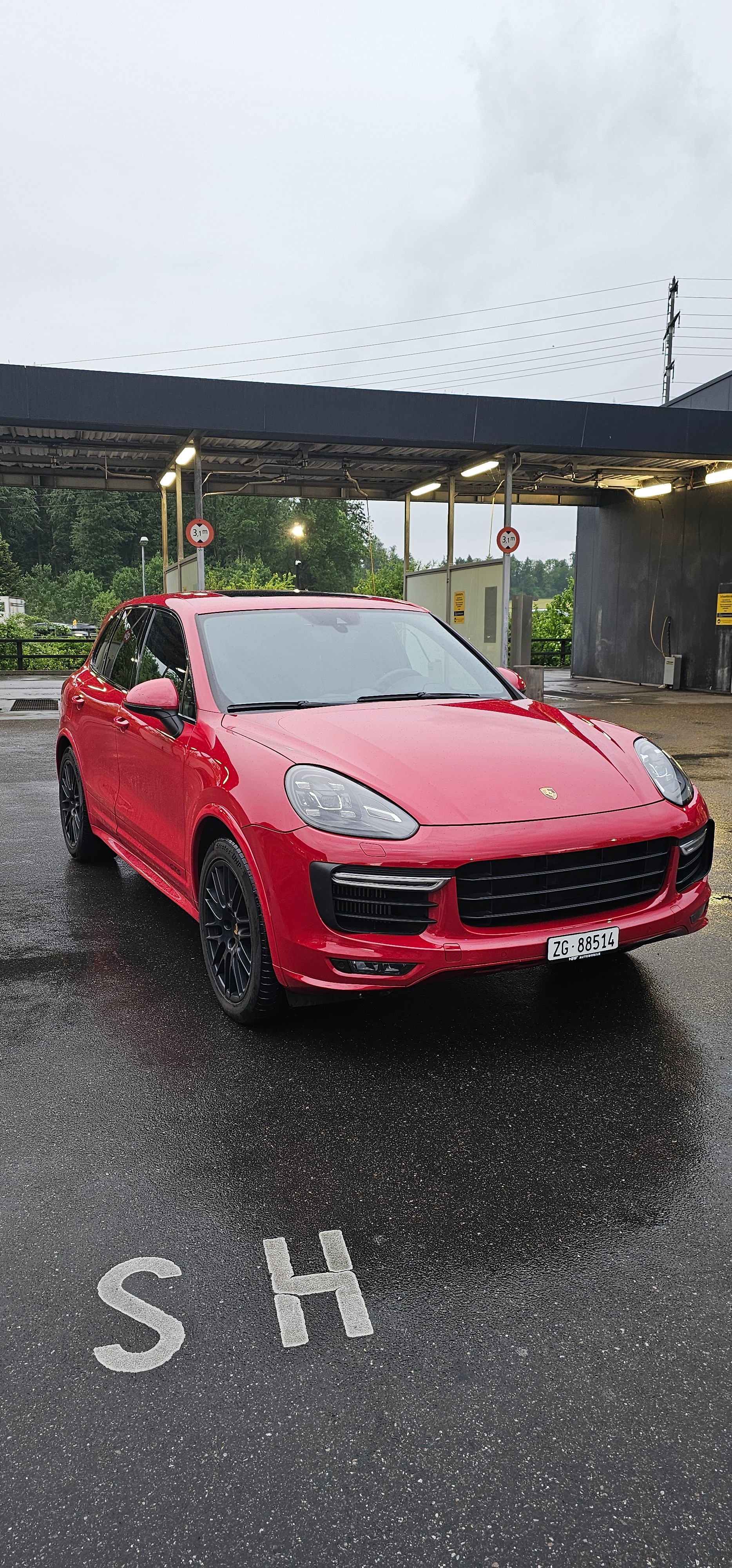 PORSCHE Cayenne GTS-image-0