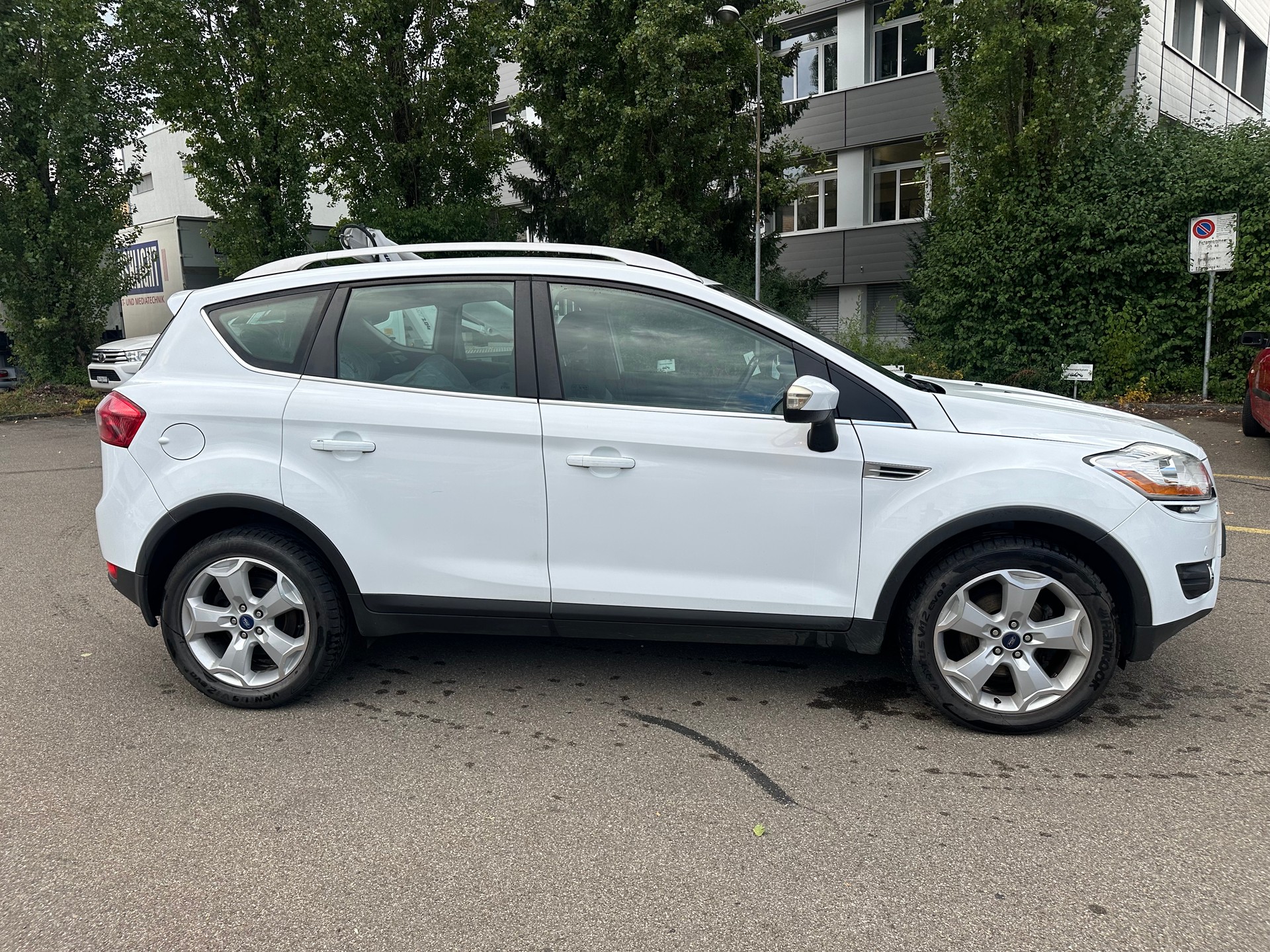 FORD Kuga 2.0 TDCi Carving 4WD-image-3