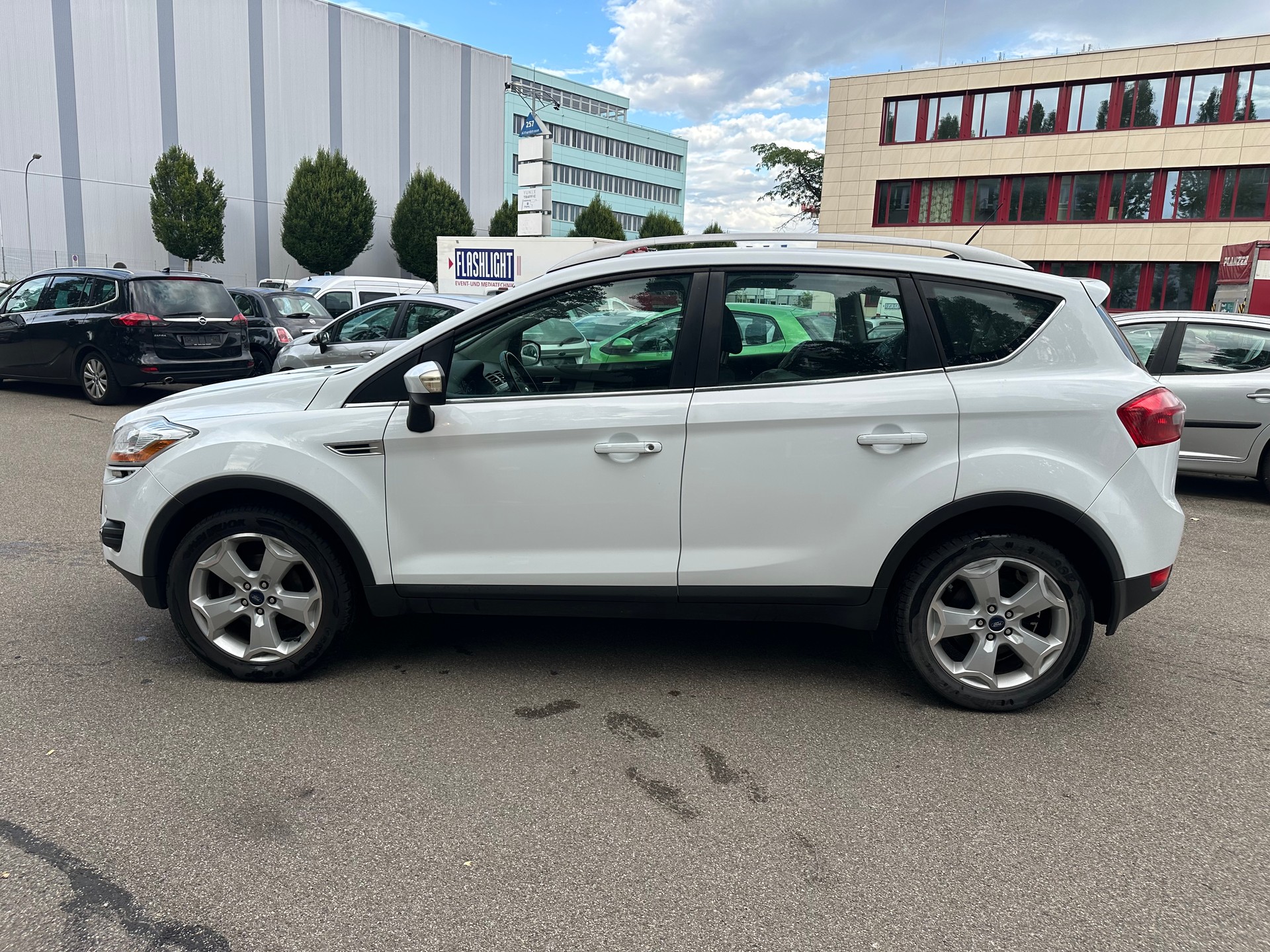FORD Kuga 2.0 TDCi Carving 4WD-image-4