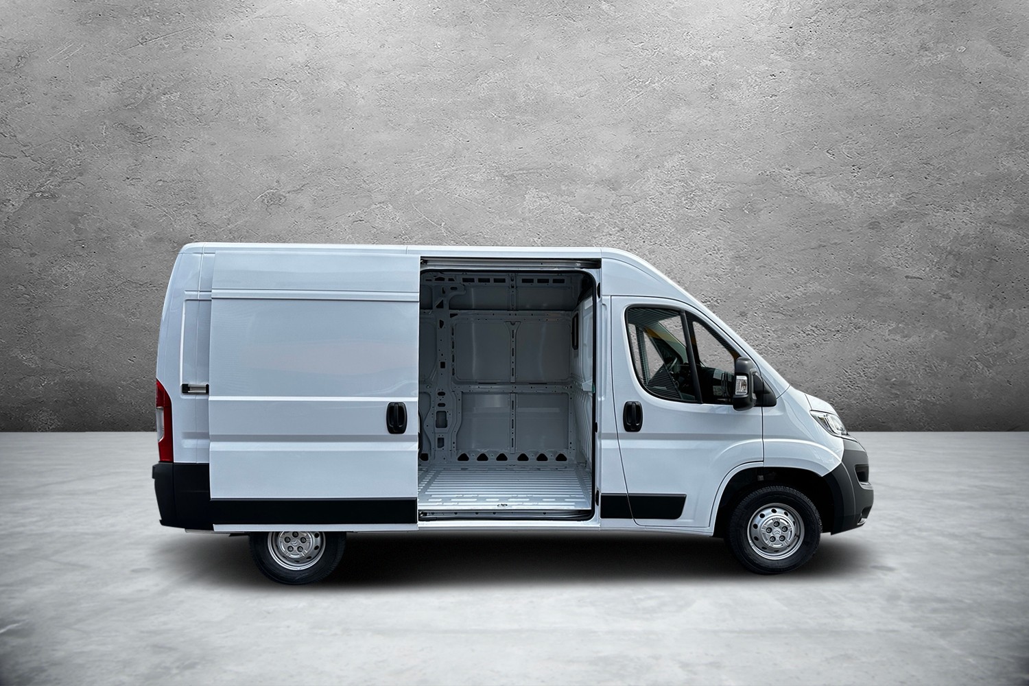 CITROEN Jumper 33 2.2 BlueHDi 140 L2H2-image-2