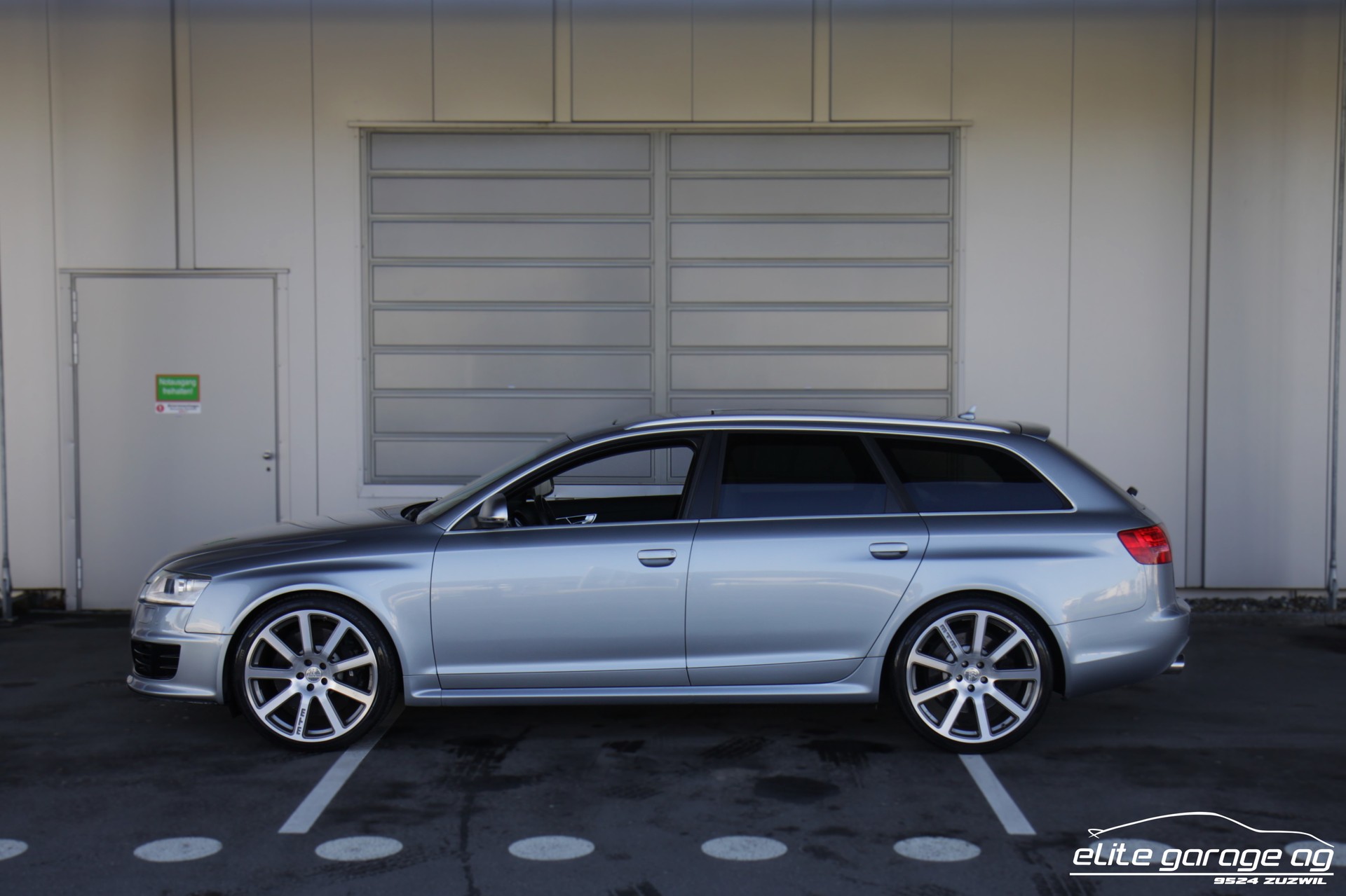 AUDI RS6 Avant 5.0 TFSI V10 quattro tiptronic-image-1