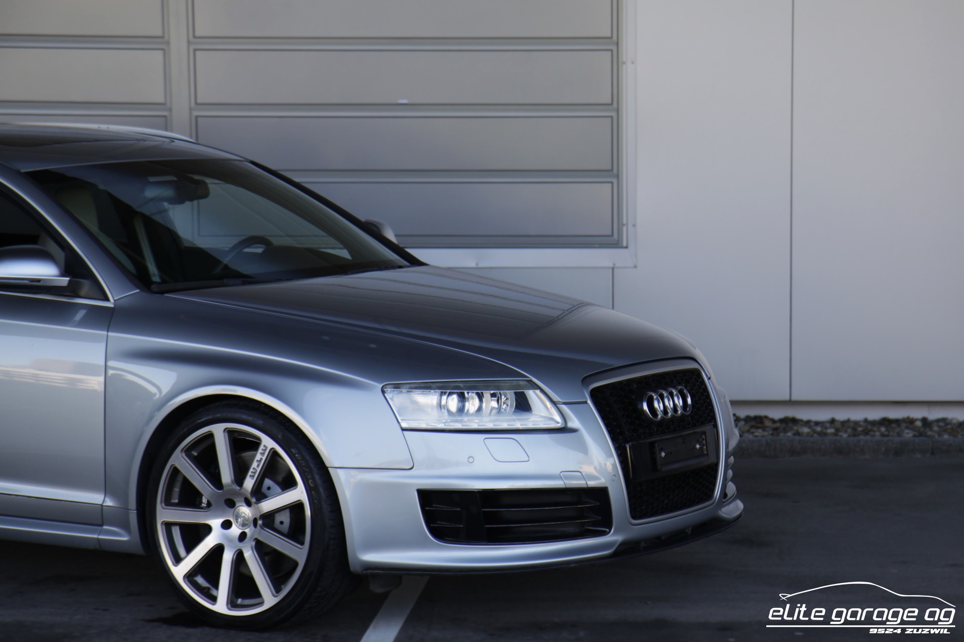 AUDI RS6 Avant 5.0 TFSI V10 quattro tiptronic-image-8