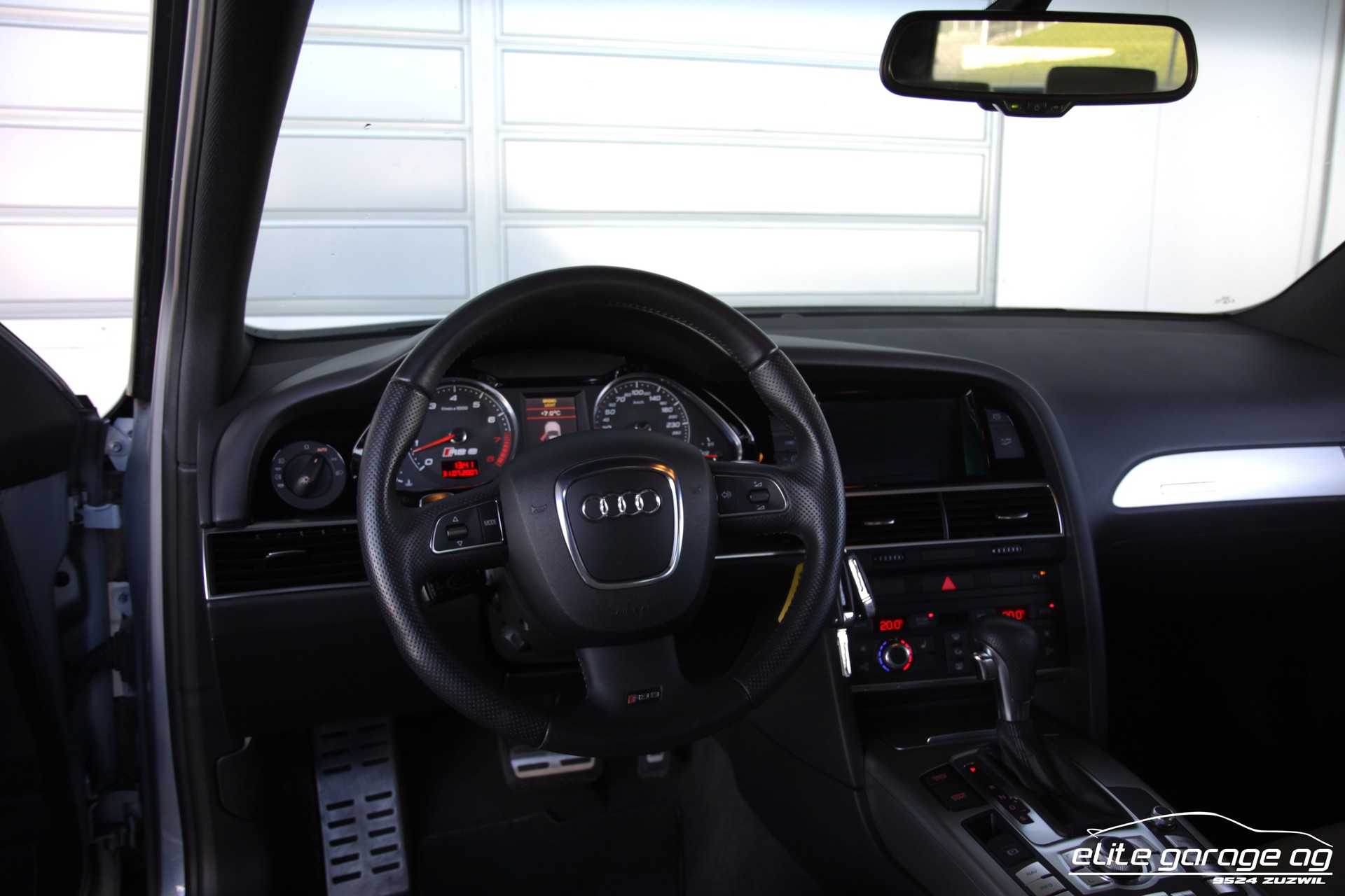 AUDI RS6 Avant 5.0 TFSI V10 quattro tiptronic-image-14