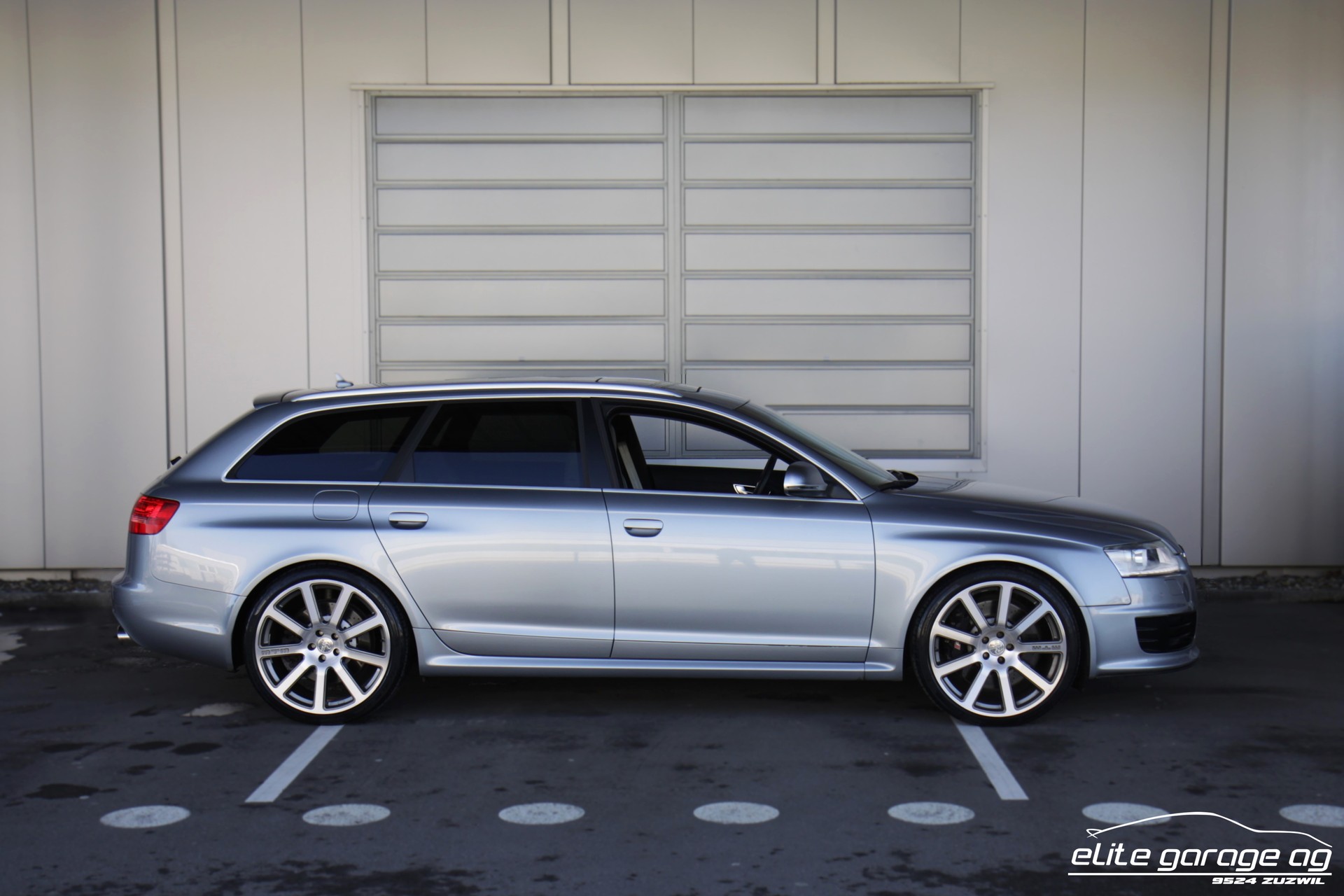 AUDI RS6 Avant 5.0 TFSI V10 quattro tiptronic-image-5