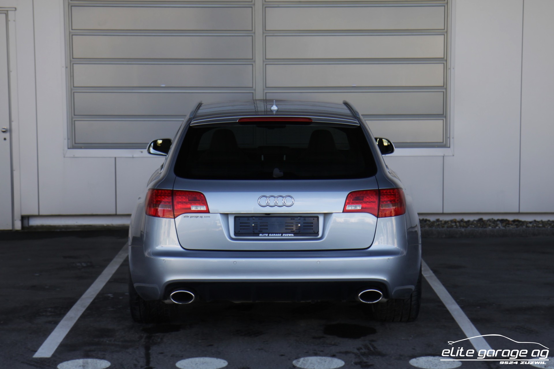 AUDI RS6 Avant 5.0 TFSI V10 quattro tiptronic-image-3