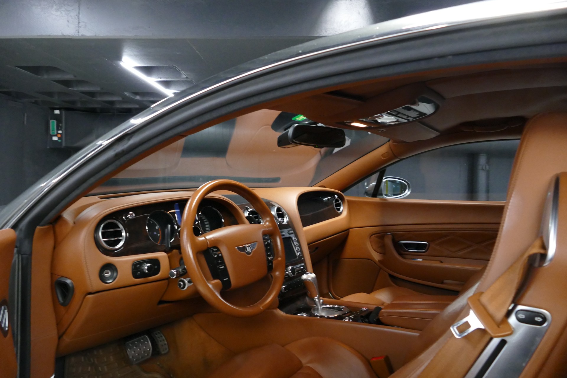 BENTLEY Continental GT 6.0 Mulliner-image-8