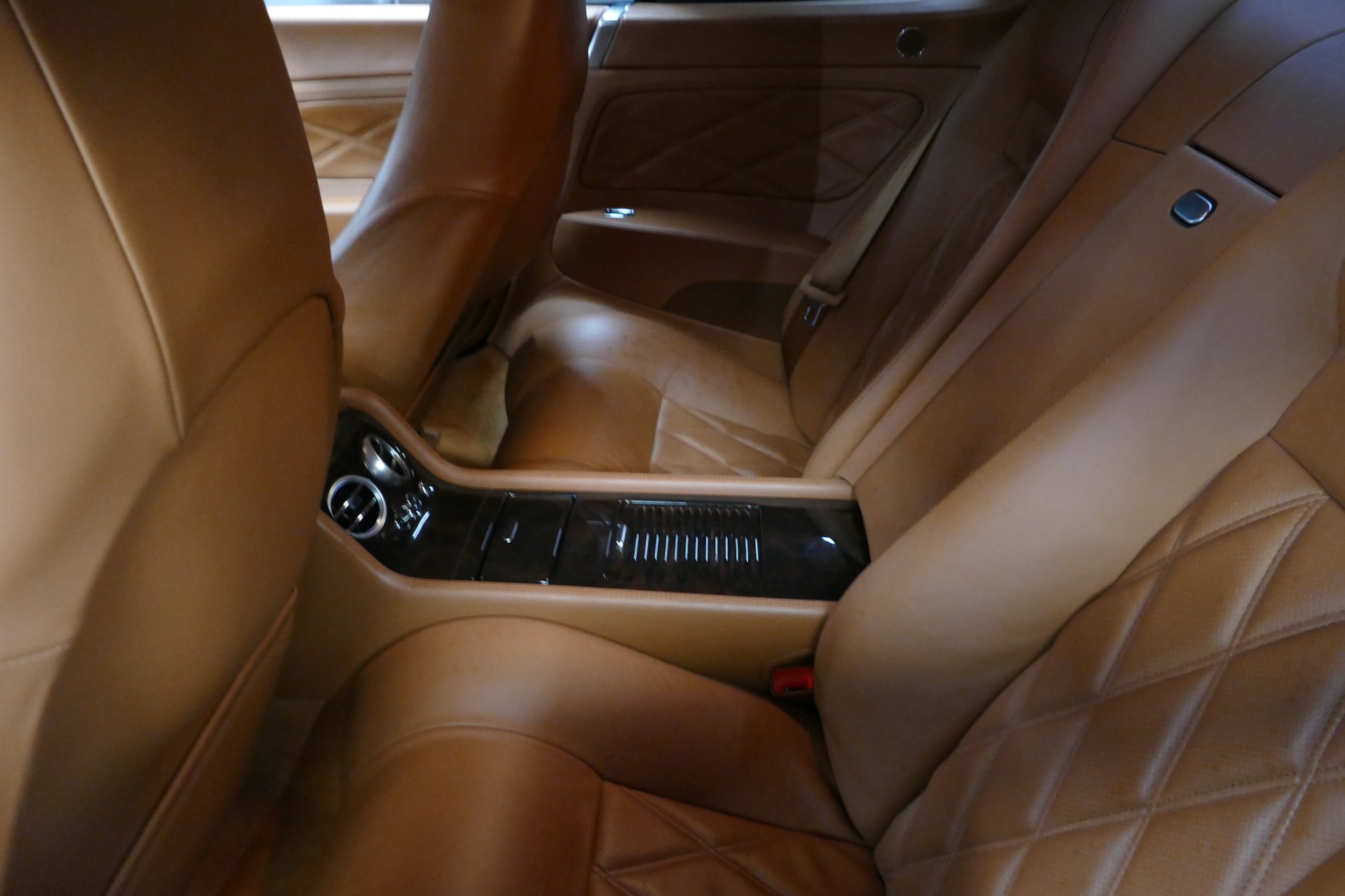 BENTLEY Continental GT 6.0 Mulliner-image-16