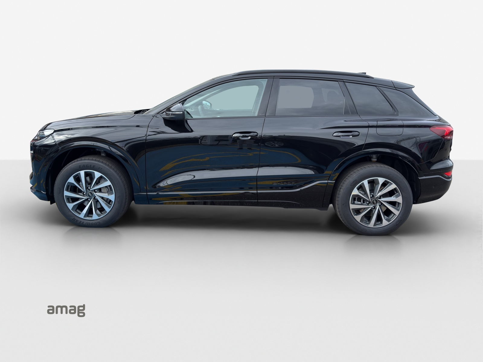 AUDI Q6 e-tron quattro-image-1