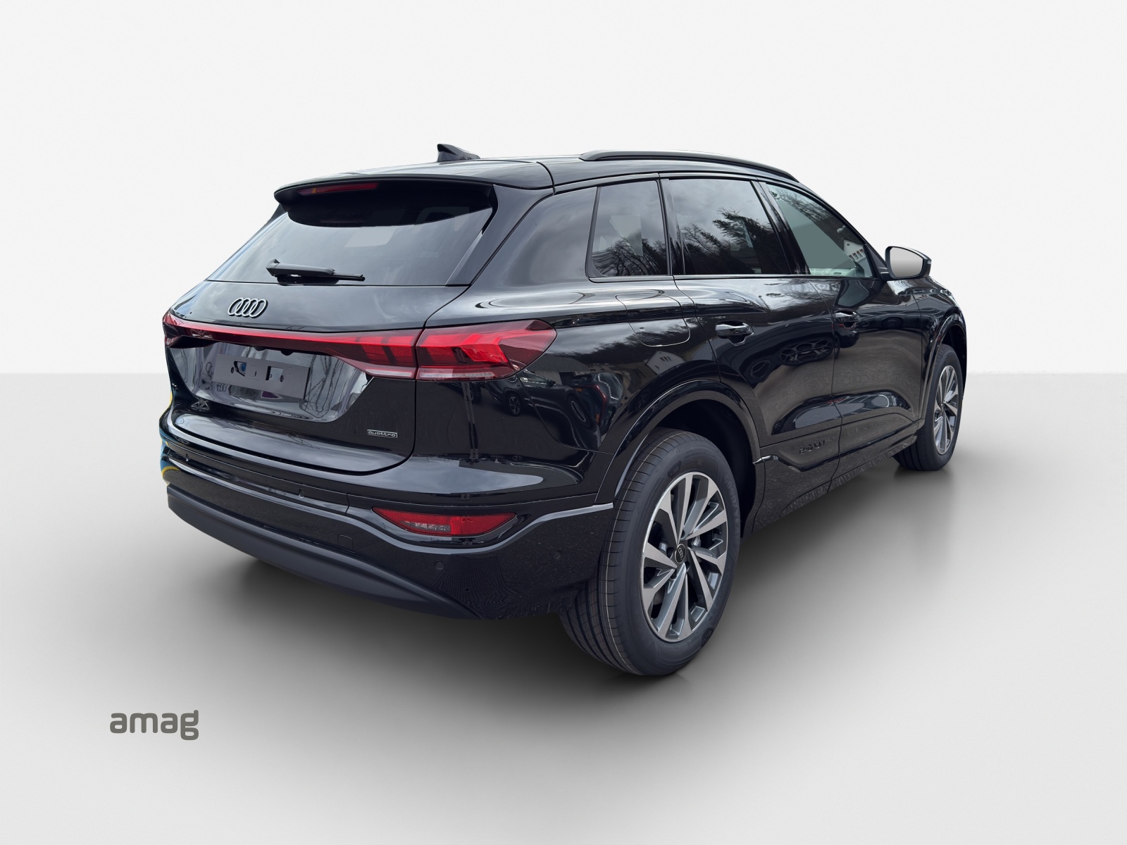 AUDI Q6 e-tron quattro-image-4