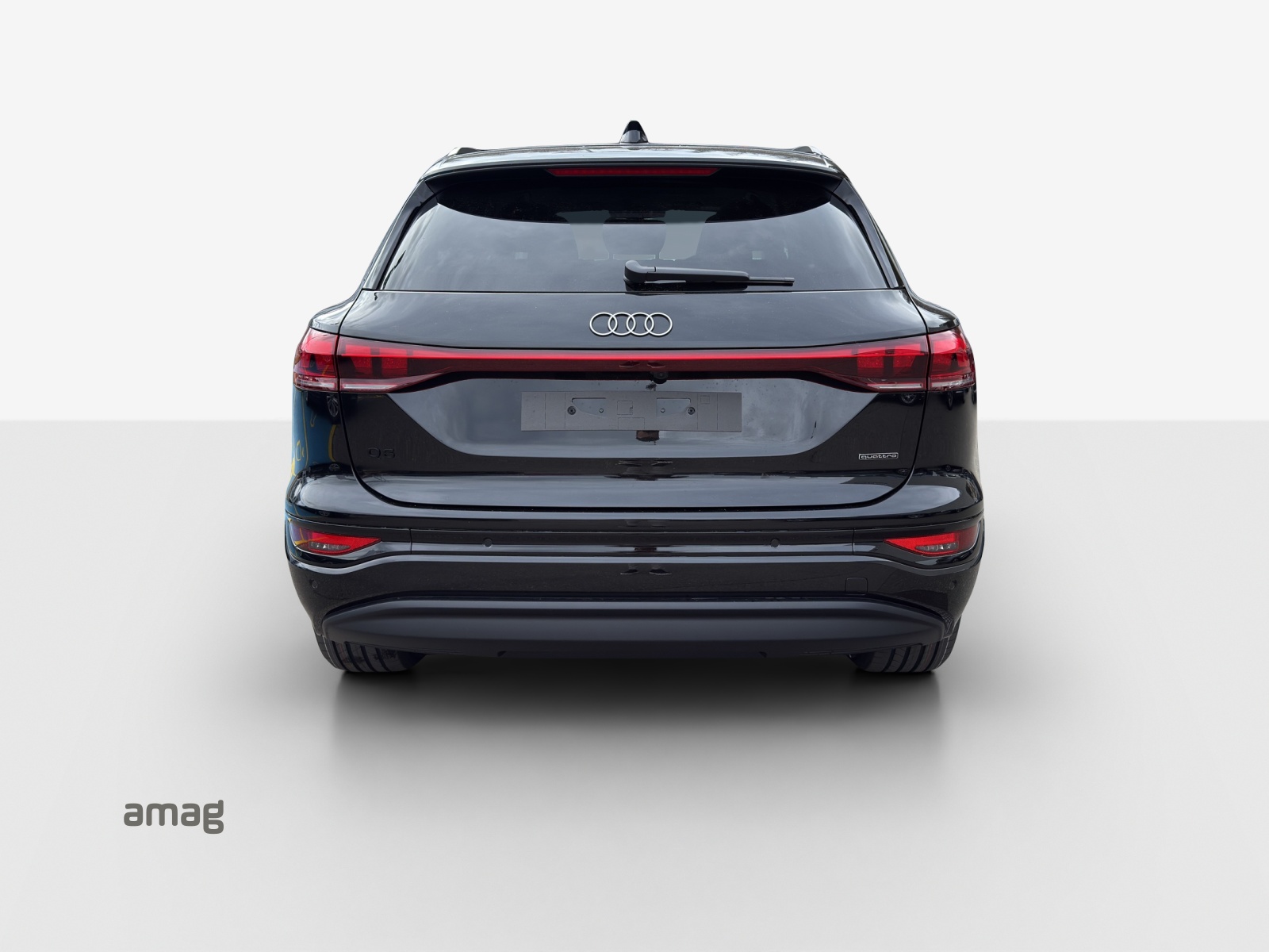 AUDI Q6 e-tron quattro-image-3
