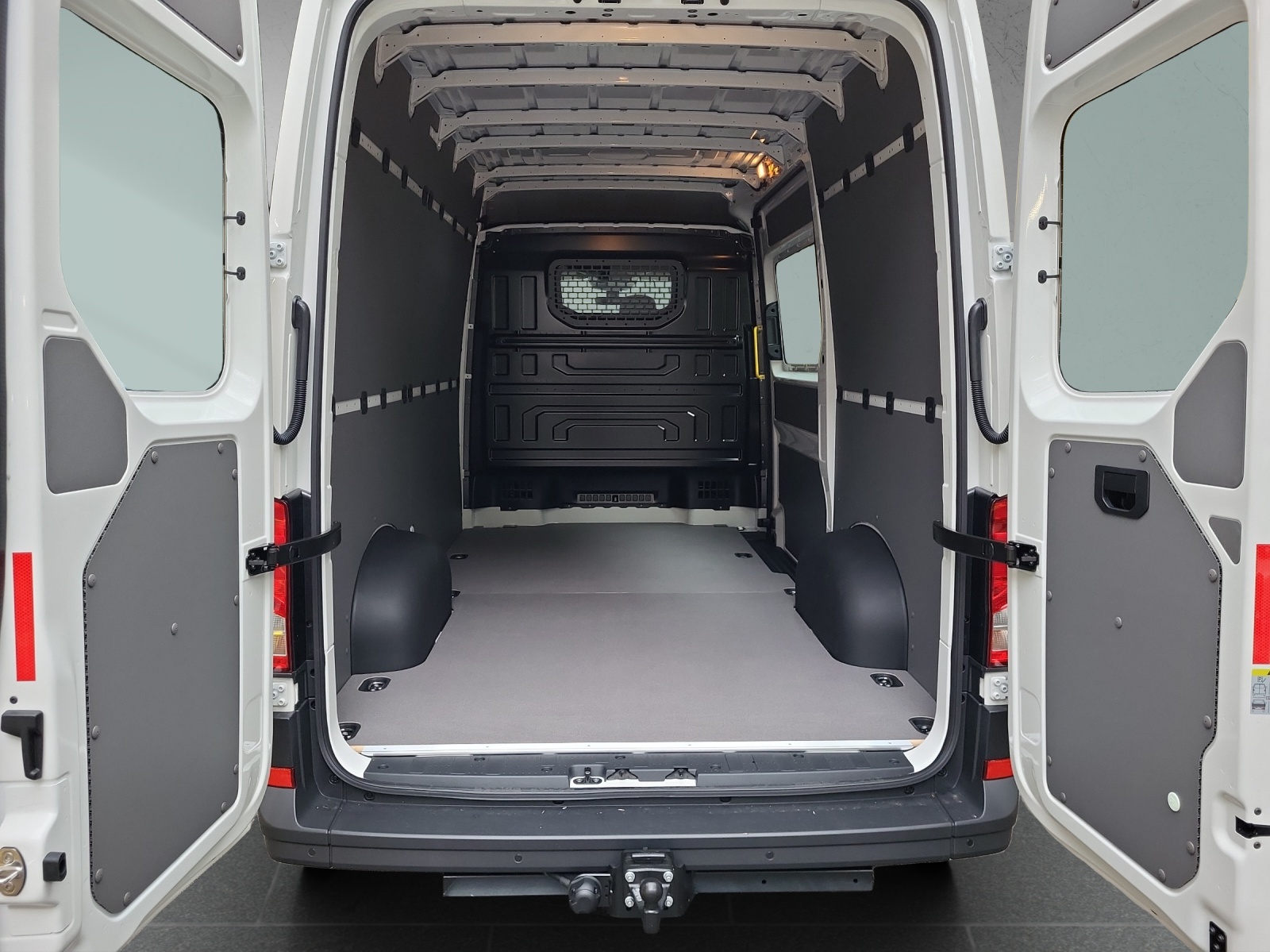 VW Crafter Kastenwagen Entry 140PS Automat-image-17
