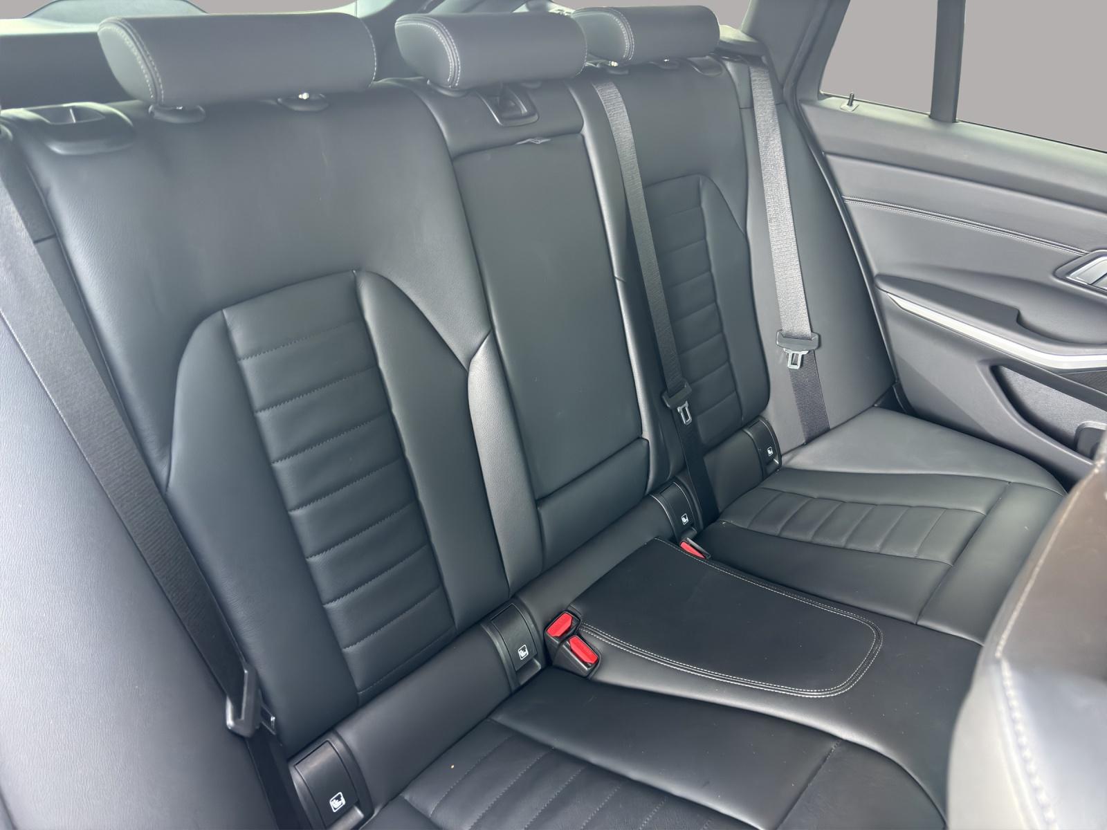 BMW 320d xDrive SAG Touring-image-10