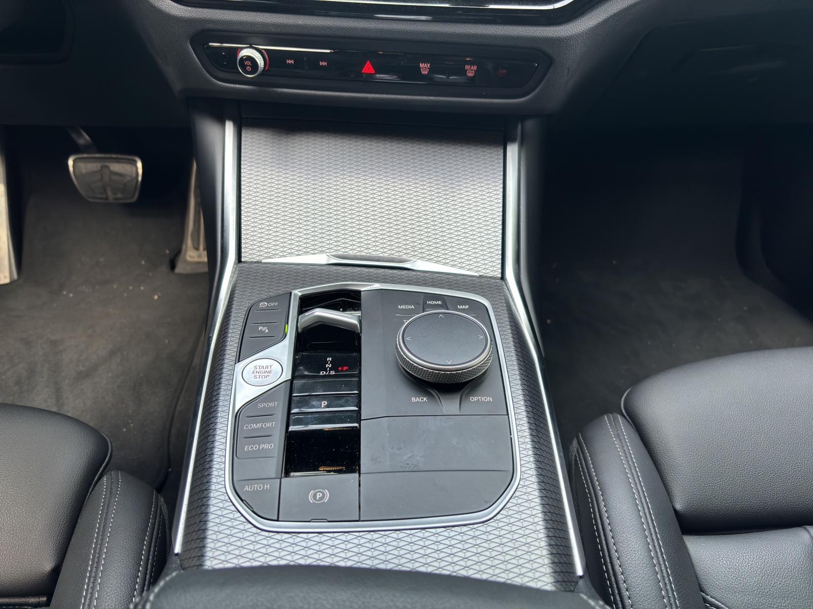 BMW 320d xDrive SAG Touring-image-7