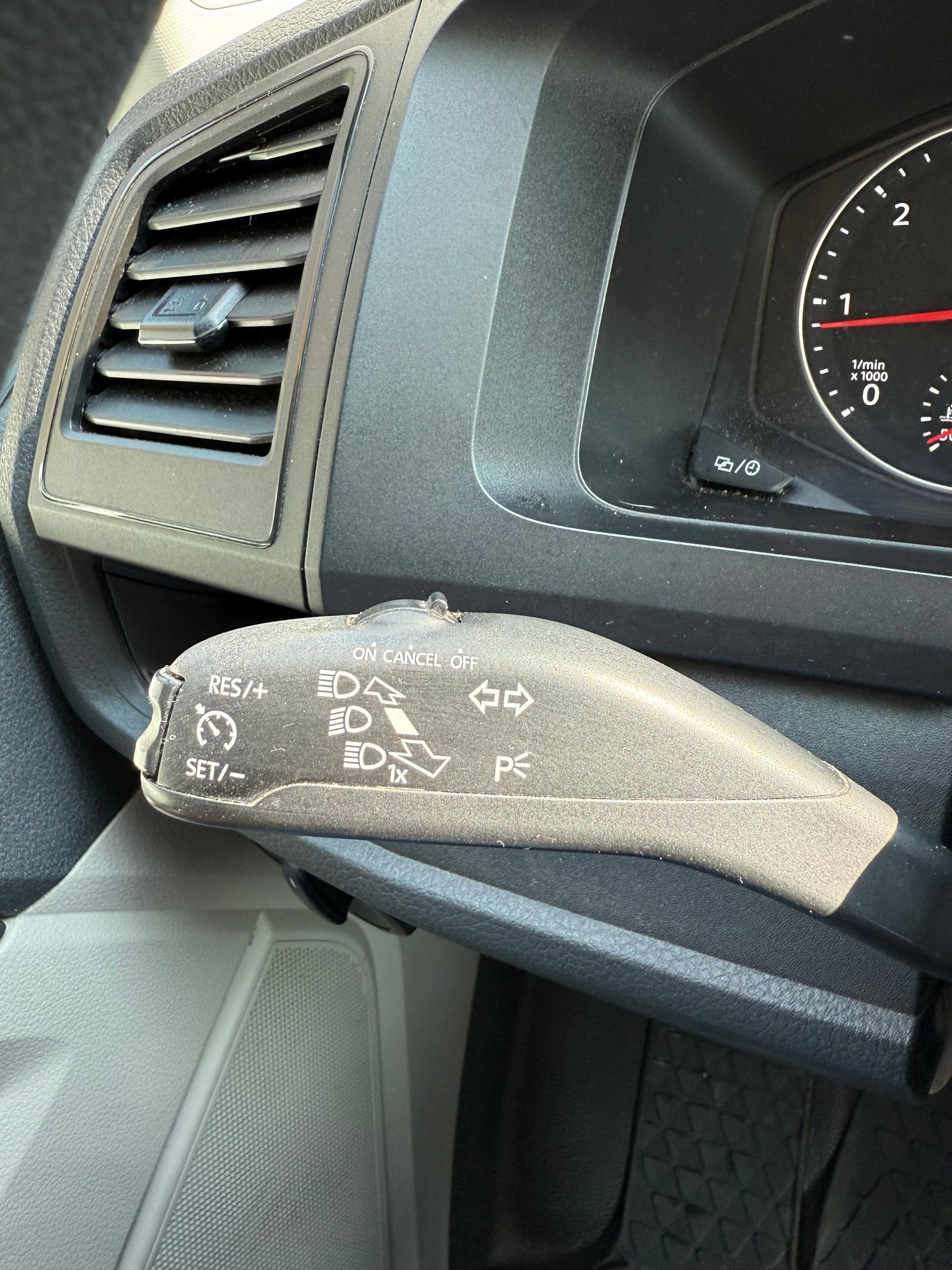 VW T6 2.0 TDI 4Motion DSG-image-9