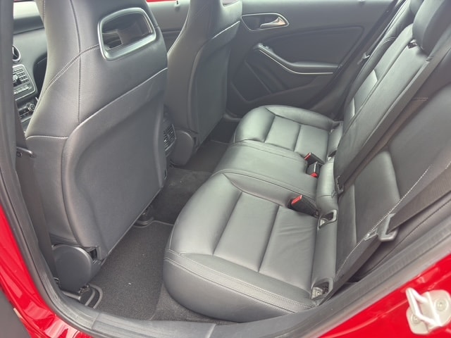 MERCEDES-BENZ A 250 AMG Line 4Matic 7G-DCT-image-14