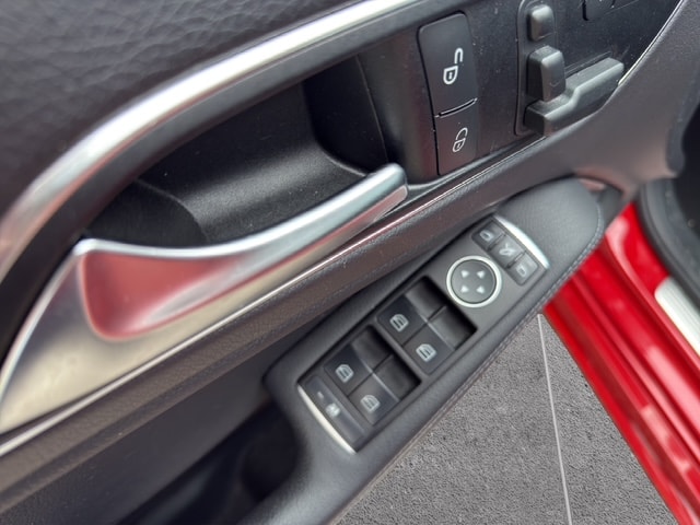 MERCEDES-BENZ A 250 AMG Line 4Matic 7G-DCT-image-19