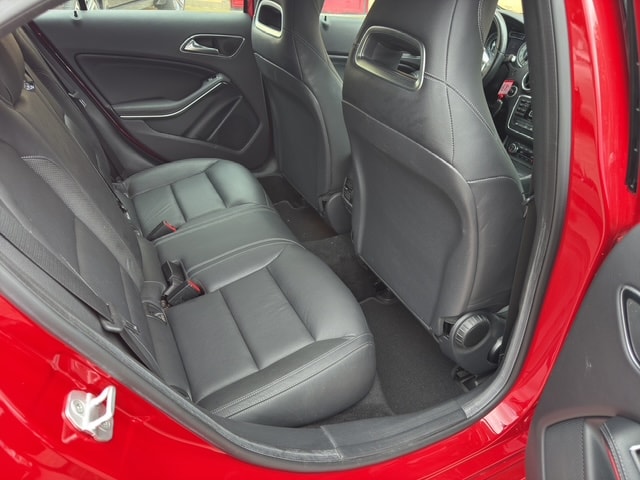MERCEDES-BENZ A 250 AMG Line 4Matic 7G-DCT-image-26