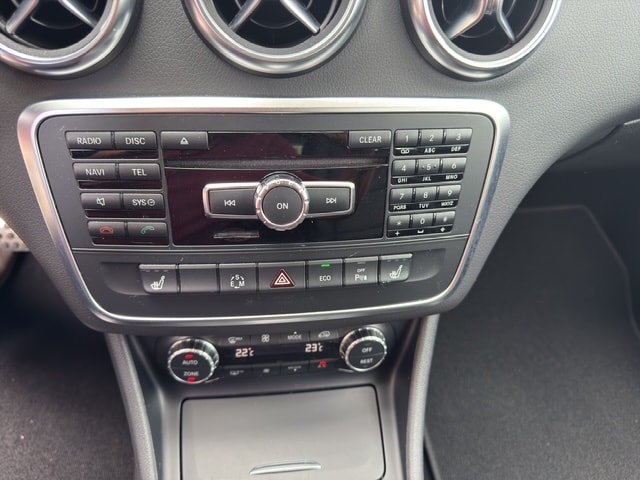 MERCEDES-BENZ A 250 AMG Line 4Matic 7G-DCT-image-15
