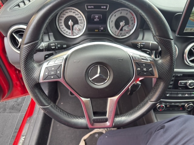 MERCEDES-BENZ A 250 AMG Line 4Matic 7G-DCT-image-11