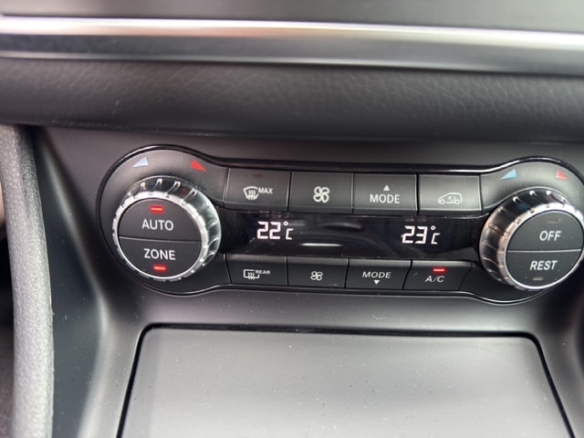 MERCEDES-BENZ A 250 AMG Line 4Matic 7G-DCT-image-17