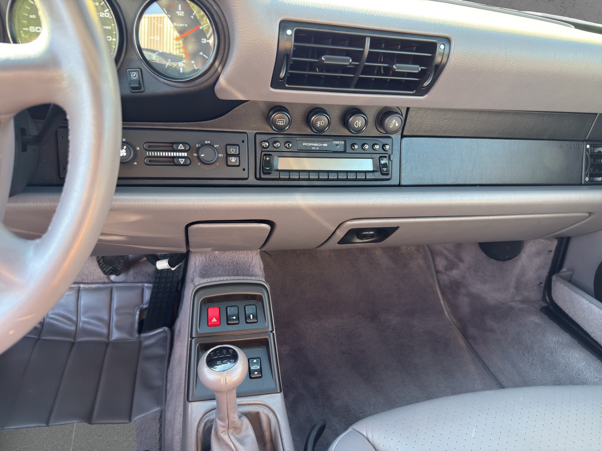 PORSCHE 911 Carrera 2-image-6