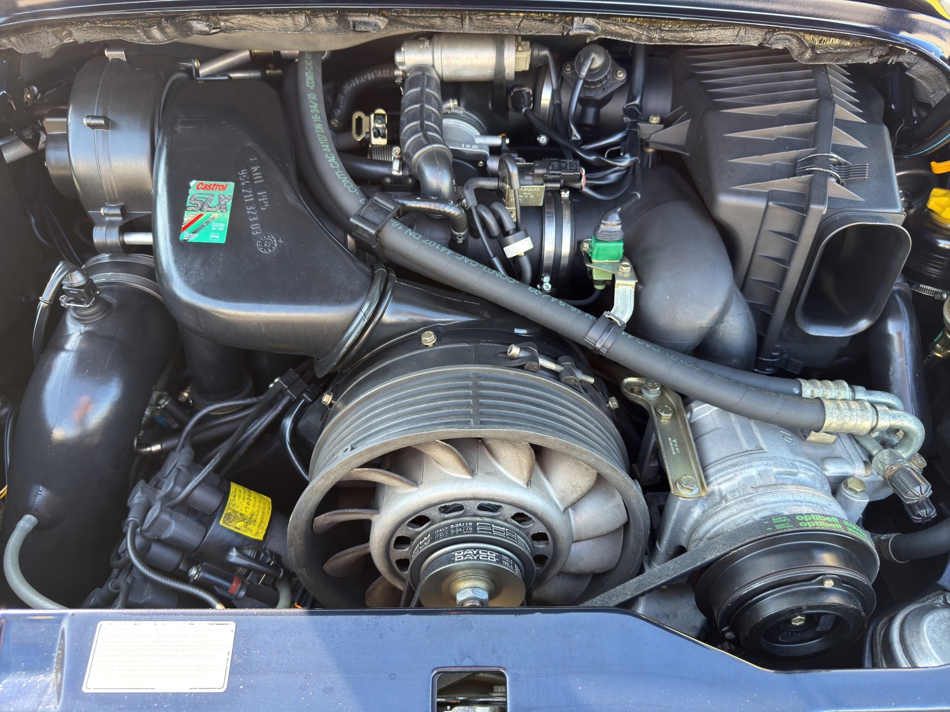 PORSCHE 911 Carrera 2-image-13