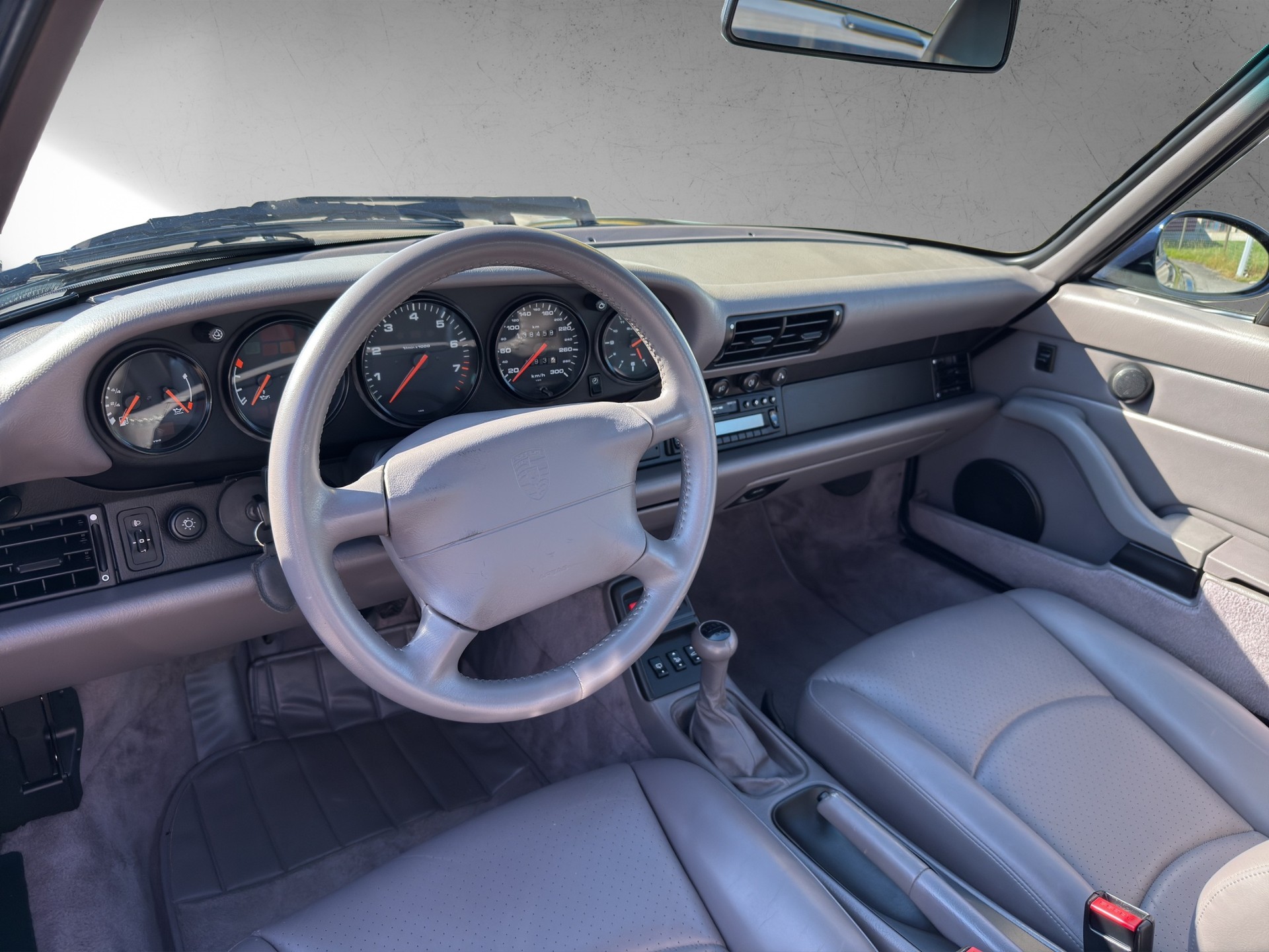 PORSCHE 911 Carrera 2-image-5
