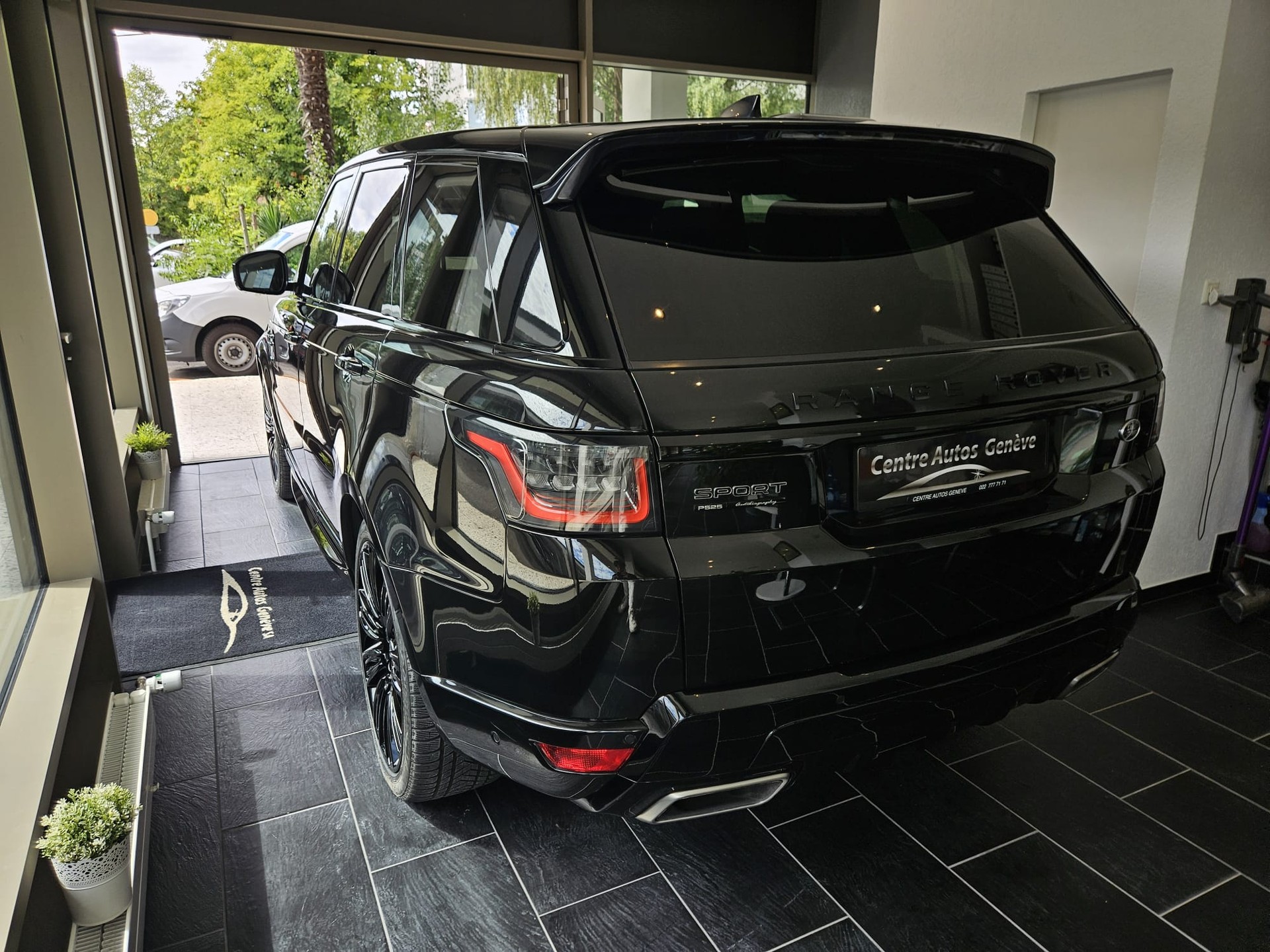 LAND ROVER Range Rover Sport P525 5.0 V8 S/C AB Dynamic Automatic-image-6