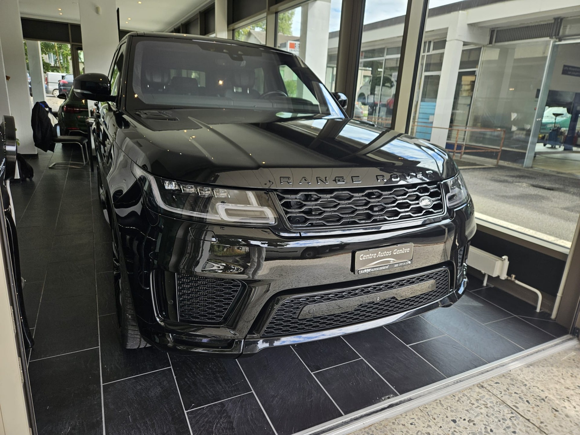 LAND ROVER Range Rover Sport P525 5.0 V8 S/C AB Dynamic Automatic-image-3