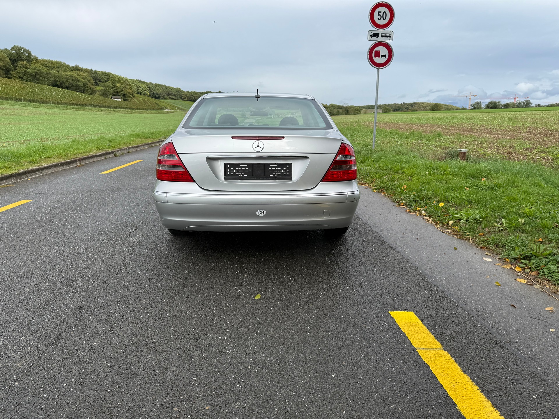 MERCEDES-BENZ E 240 Elégance-image-6