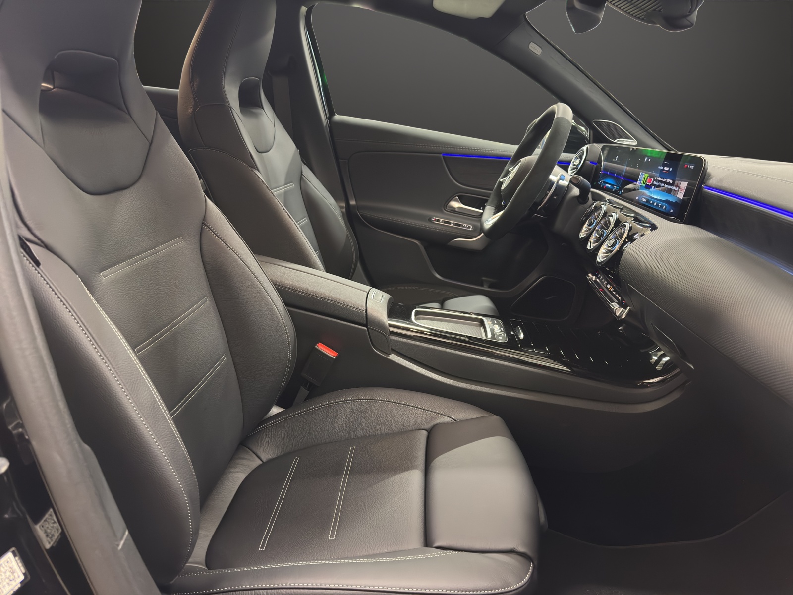 MERCEDES-BENZ A AMG 35 4Matic 8G-DCT-image-12