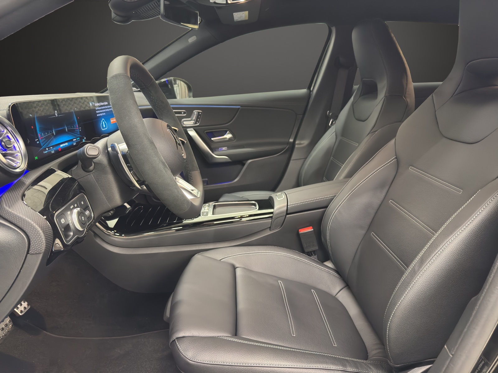 MERCEDES-BENZ A AMG 35 4Matic 8G-DCT-image-9