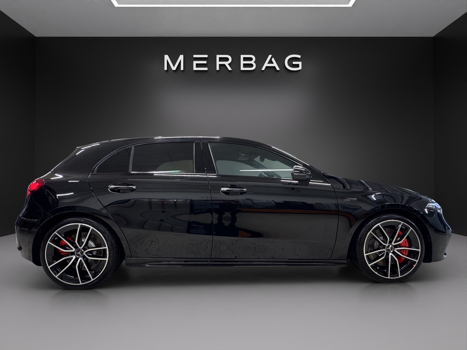 MERCEDES-BENZ A AMG 35 4Matic 8G-DCT-image-1