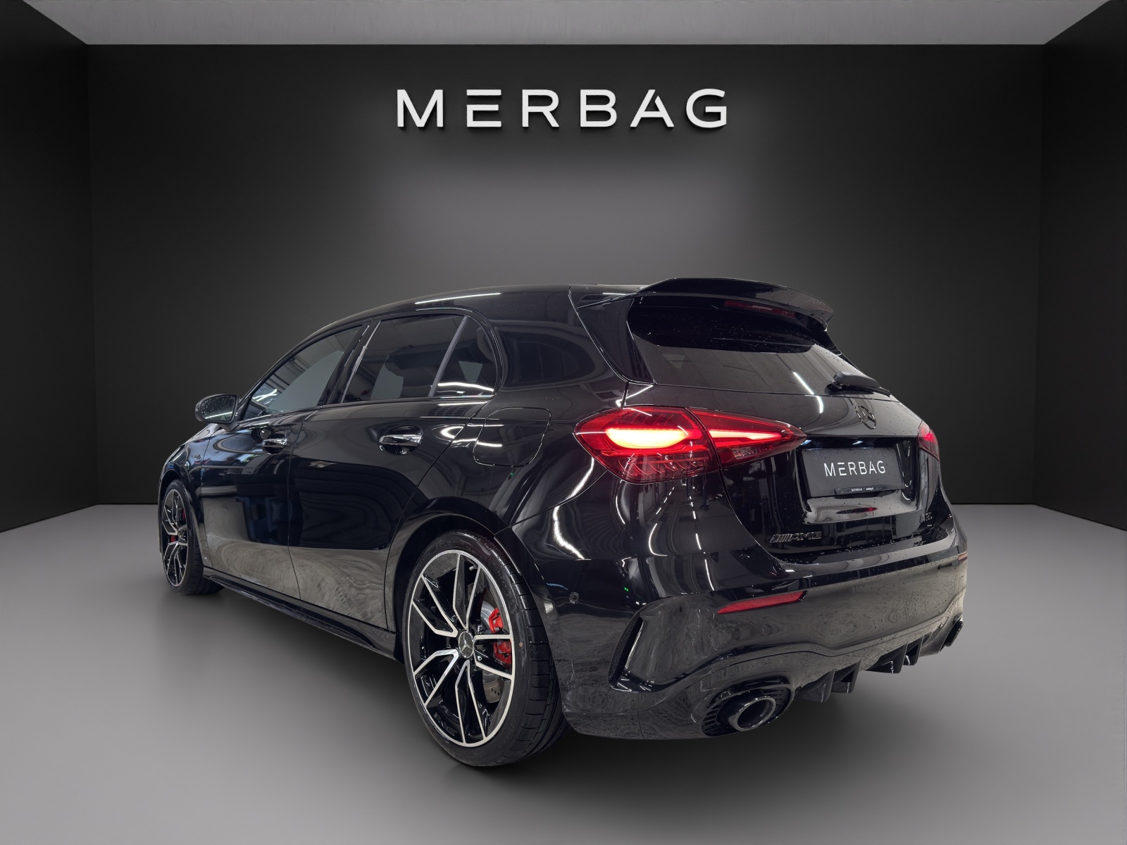 MERCEDES-BENZ A AMG 35 4Matic 8G-DCT-image-4