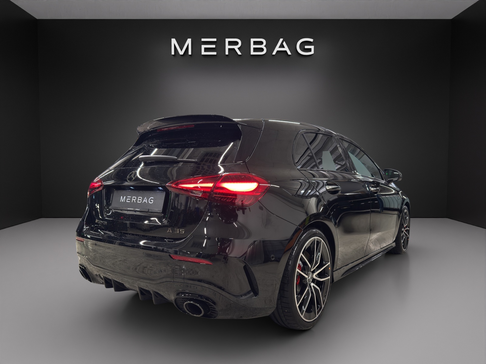 MERCEDES-BENZ A AMG 35 4Matic 8G-DCT-image-2