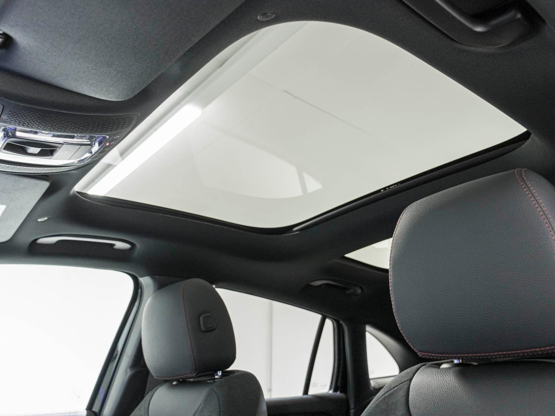 MERCEDES-BENZ GLA 220 d 4MATIC-image-9