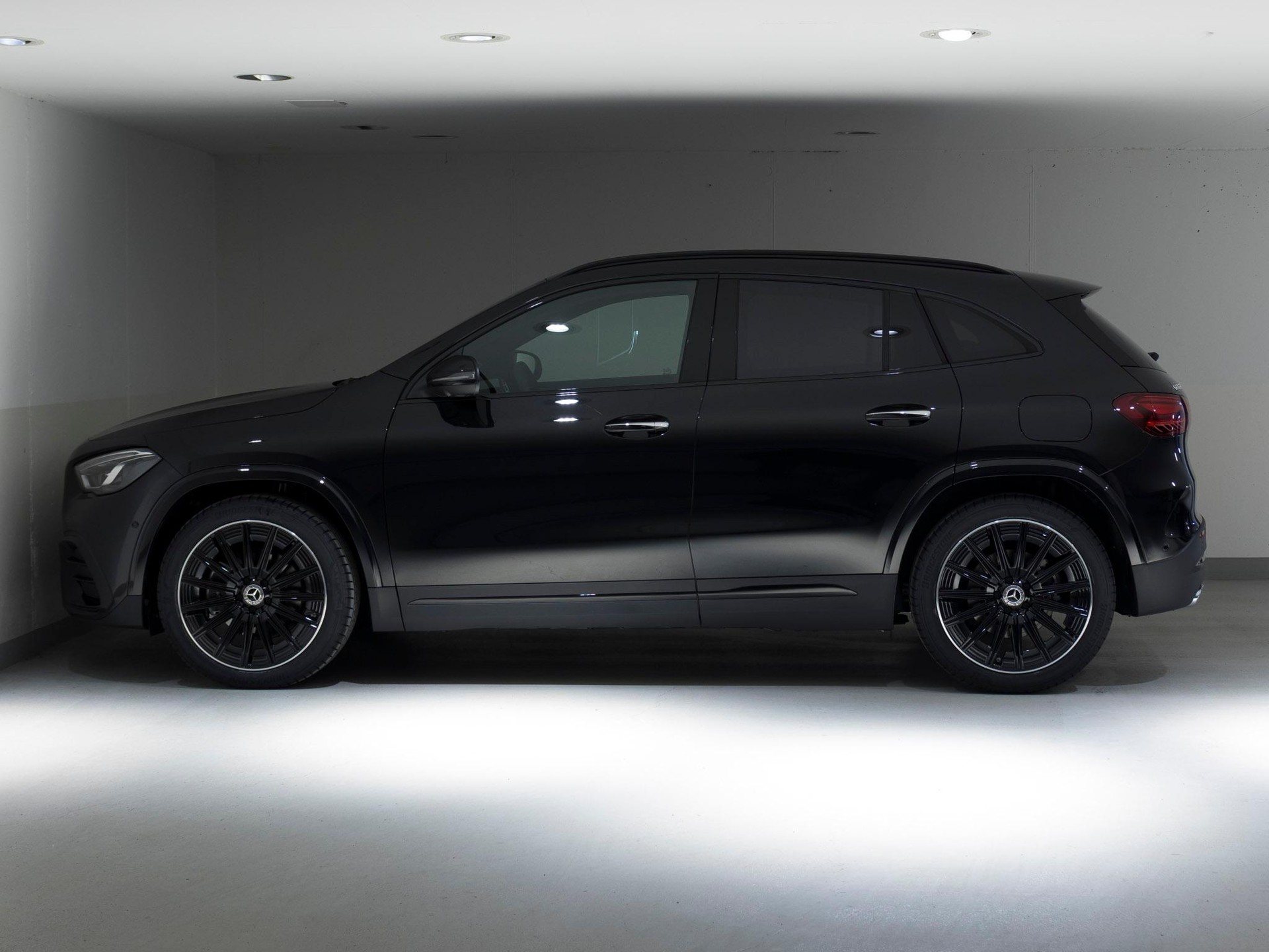 MERCEDES-BENZ GLA 220 d 4MATIC-image-5