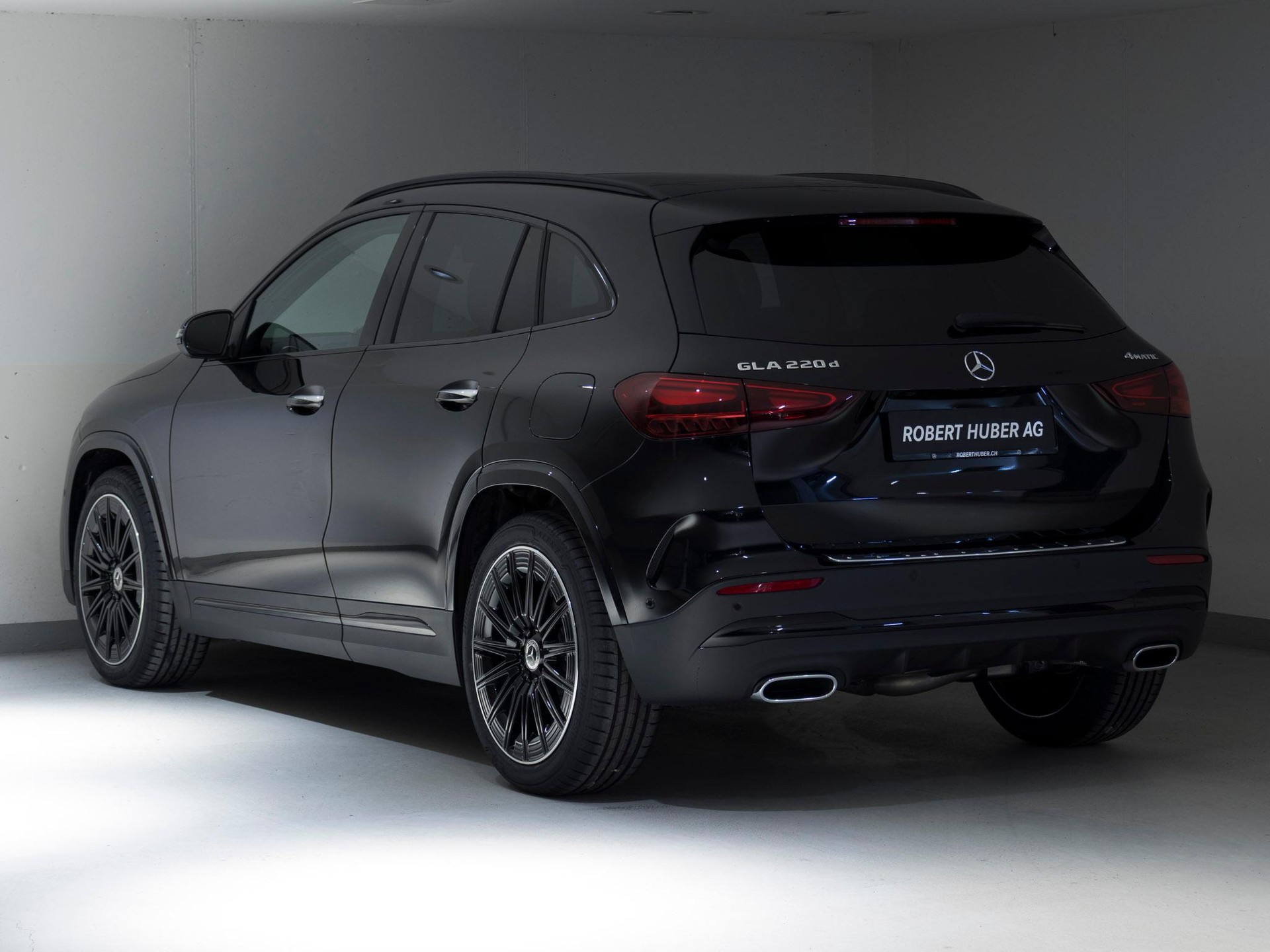 MERCEDES-BENZ GLA 220 d 4MATIC-image-3