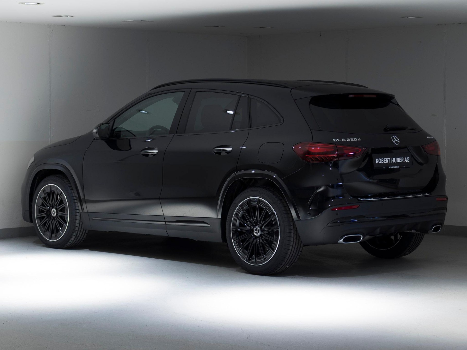 MERCEDES-BENZ GLA 220 d 4MATIC-image-4
