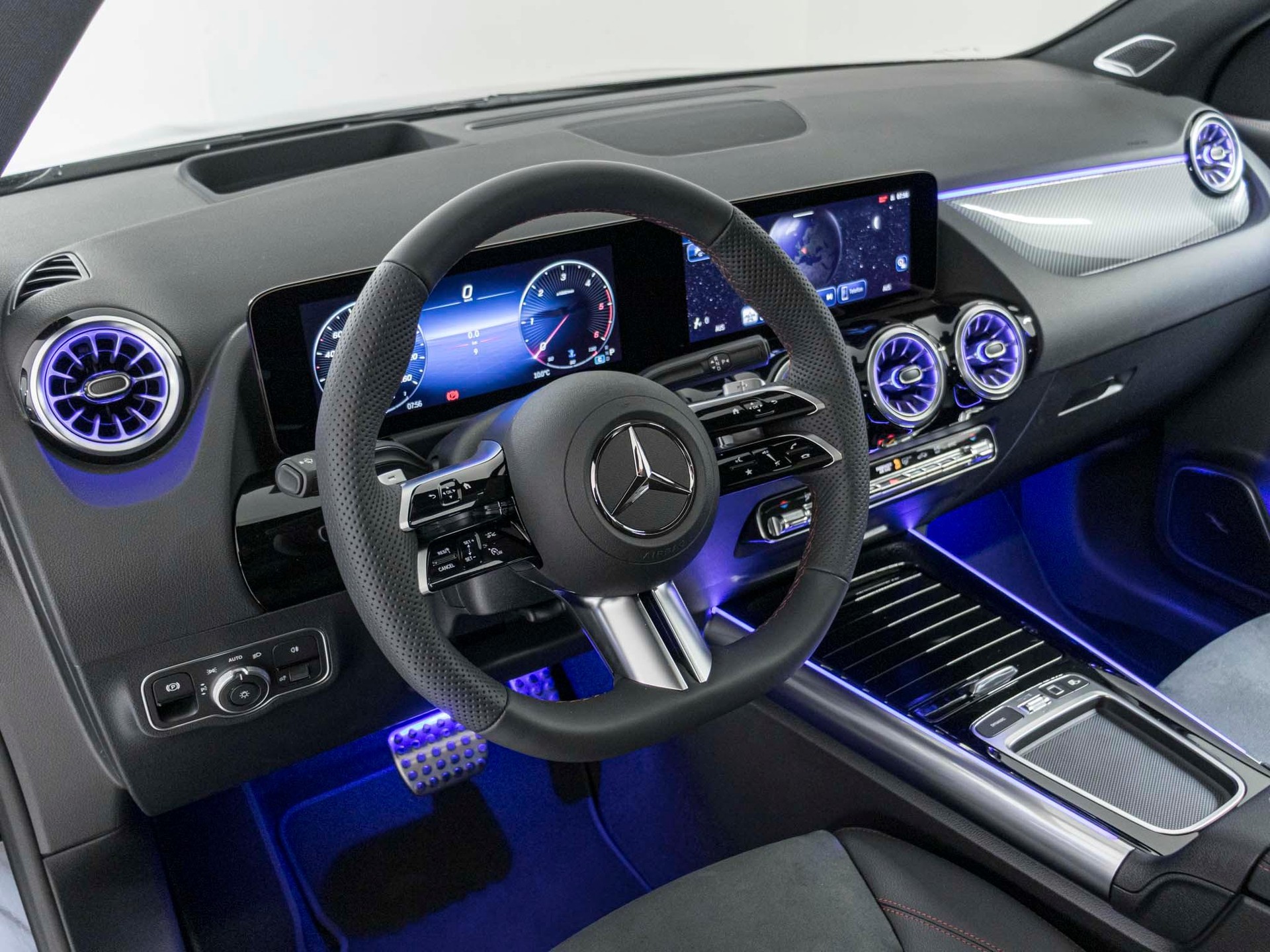 MERCEDES-BENZ GLA 220 d 4MATIC-image-10