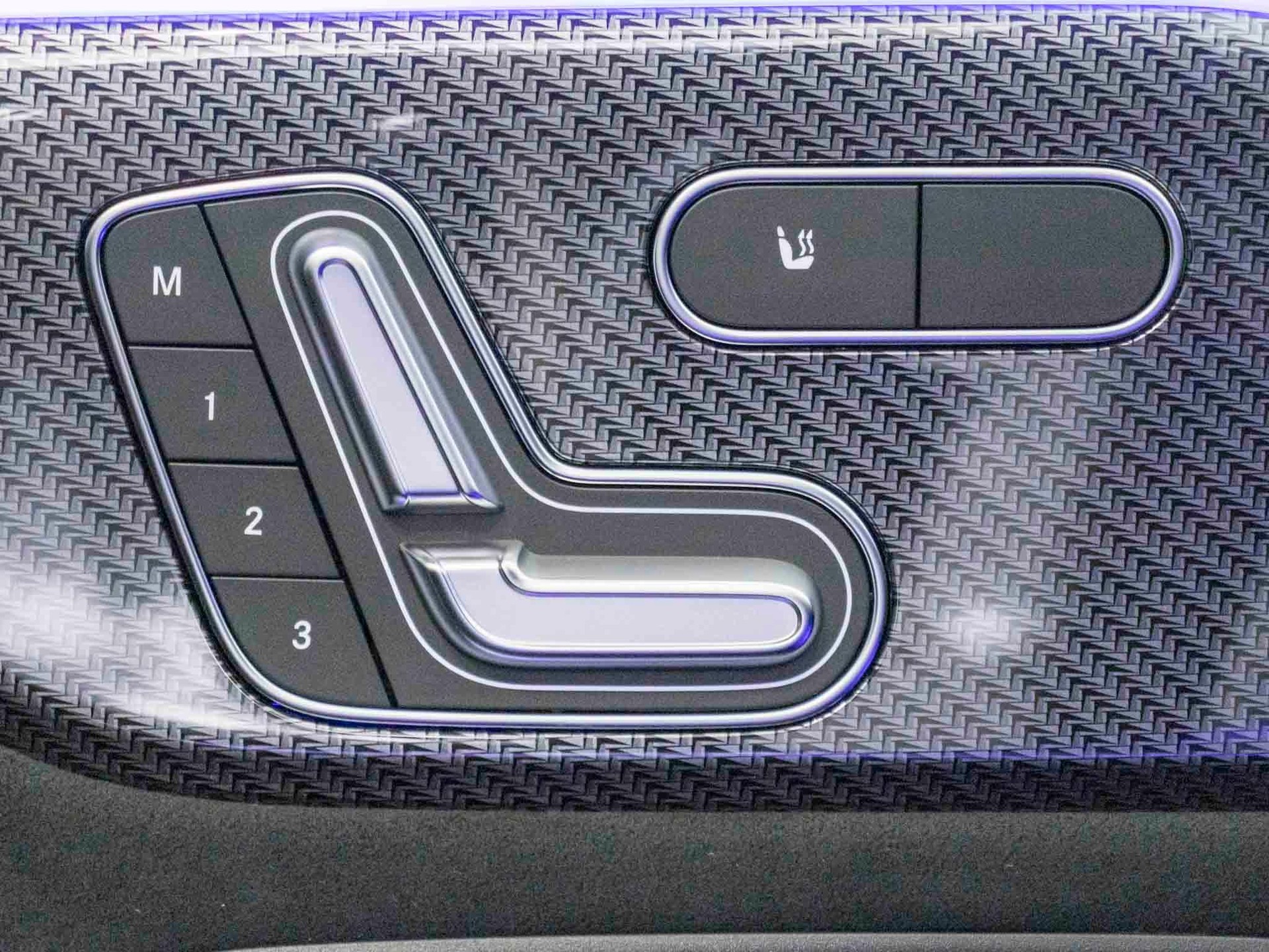 MERCEDES-BENZ GLA 220 d 4MATIC-image-12