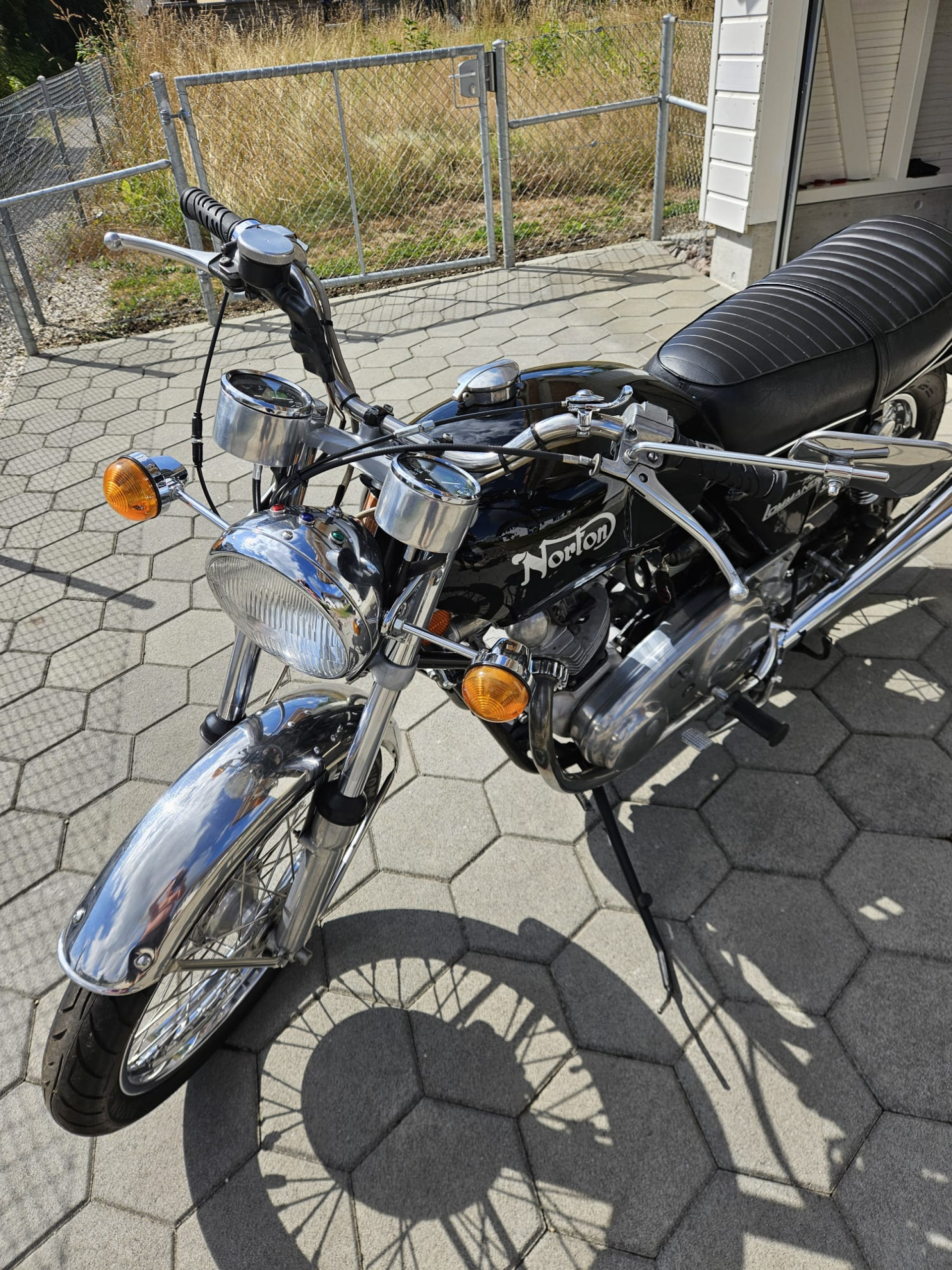 NORTON Commando 750-showroom-element-2