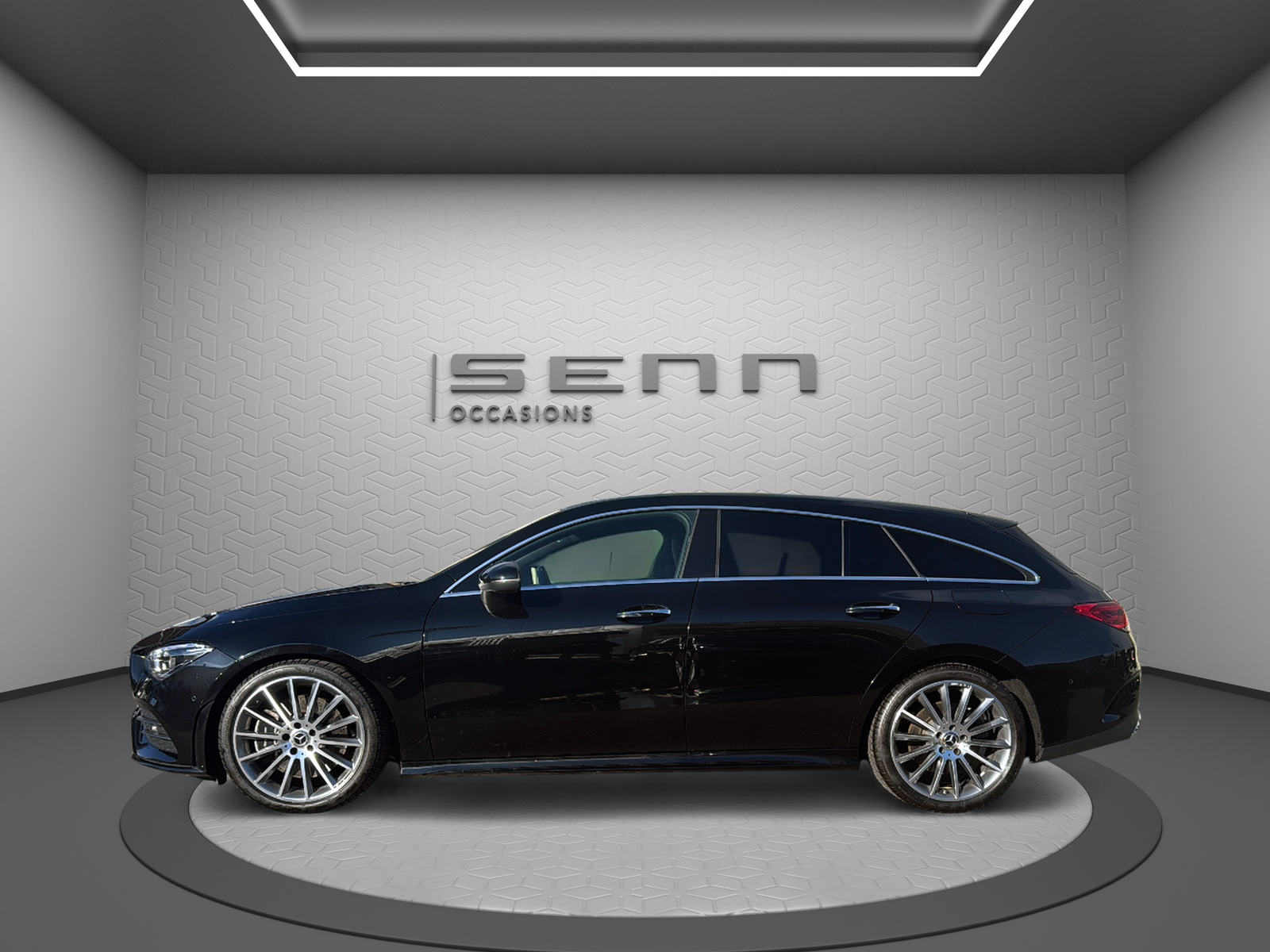MERCEDES-BENZ CLA Shooting Brake 250 4Matic 7G-DCT AMG Line-image-2