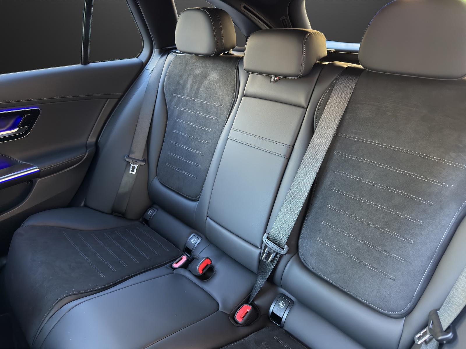 MERCEDES-BENZ C 220 d T 4 Matic Swiss Star-image-14