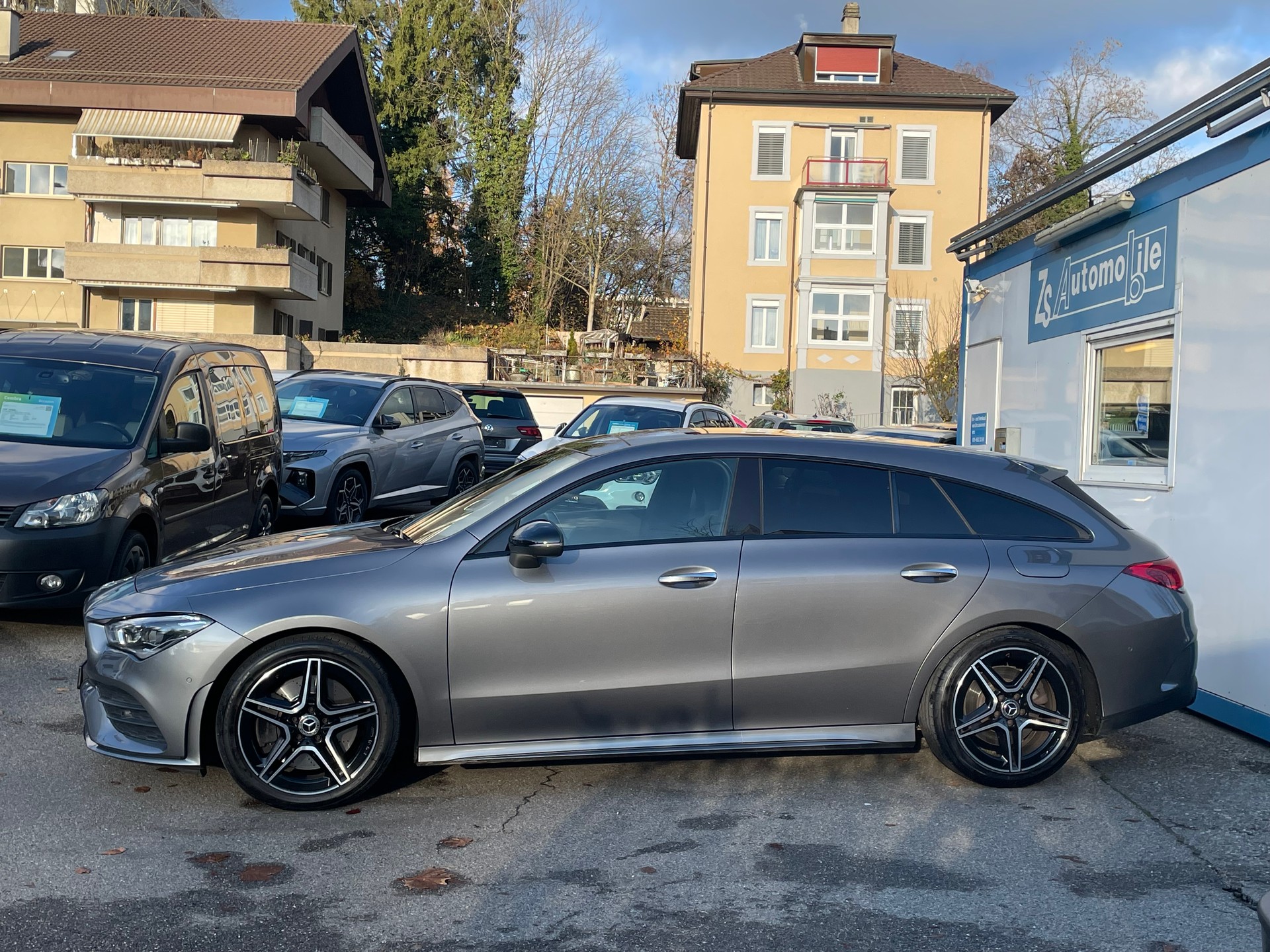 MERCEDES-BENZ CLA Shooting Brake 250 7G-DCT AMG Line-image-1